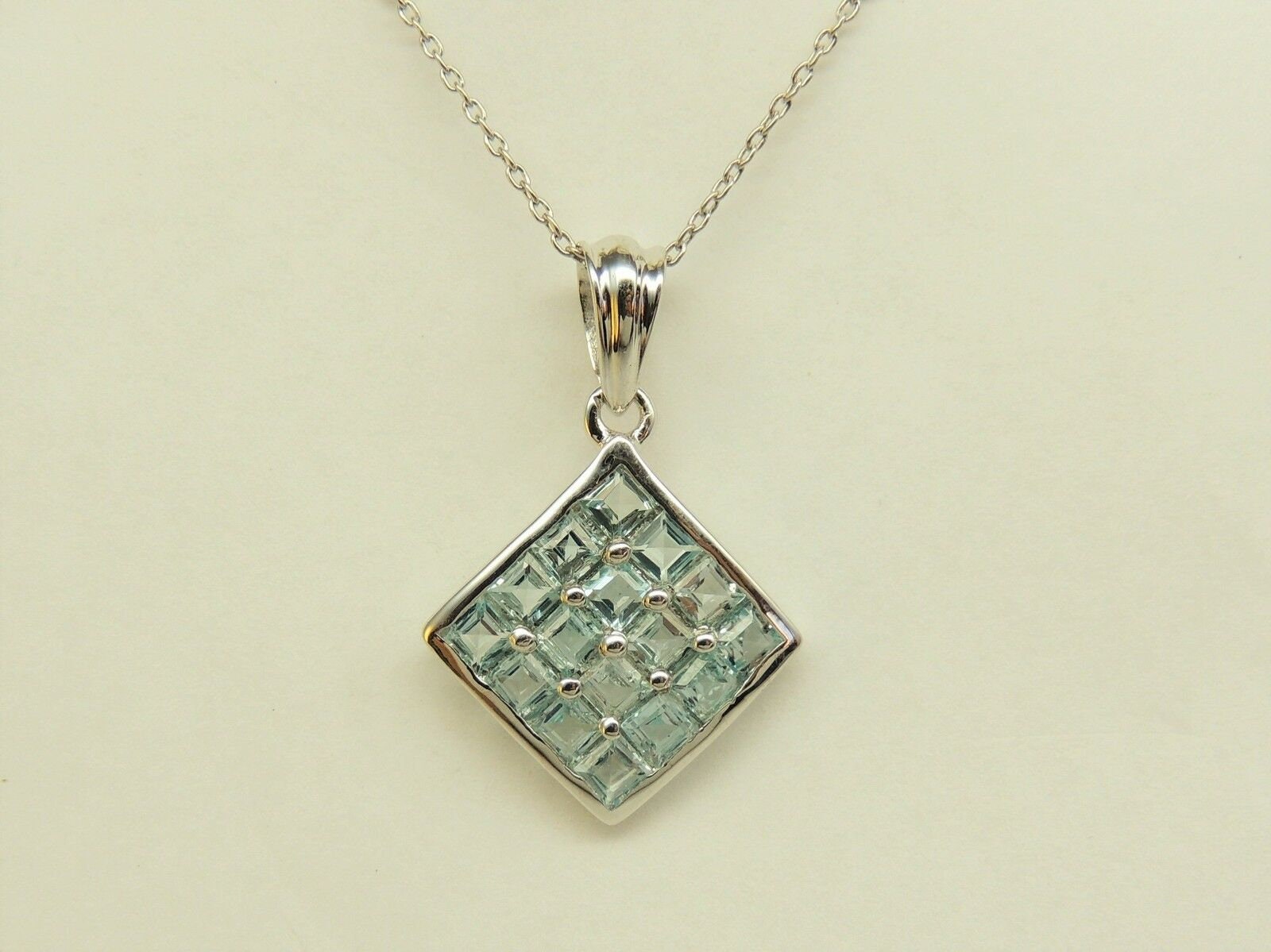 3,04 Carat Designer Anhanger Blautopas 925 Silber  Top Collier Kette