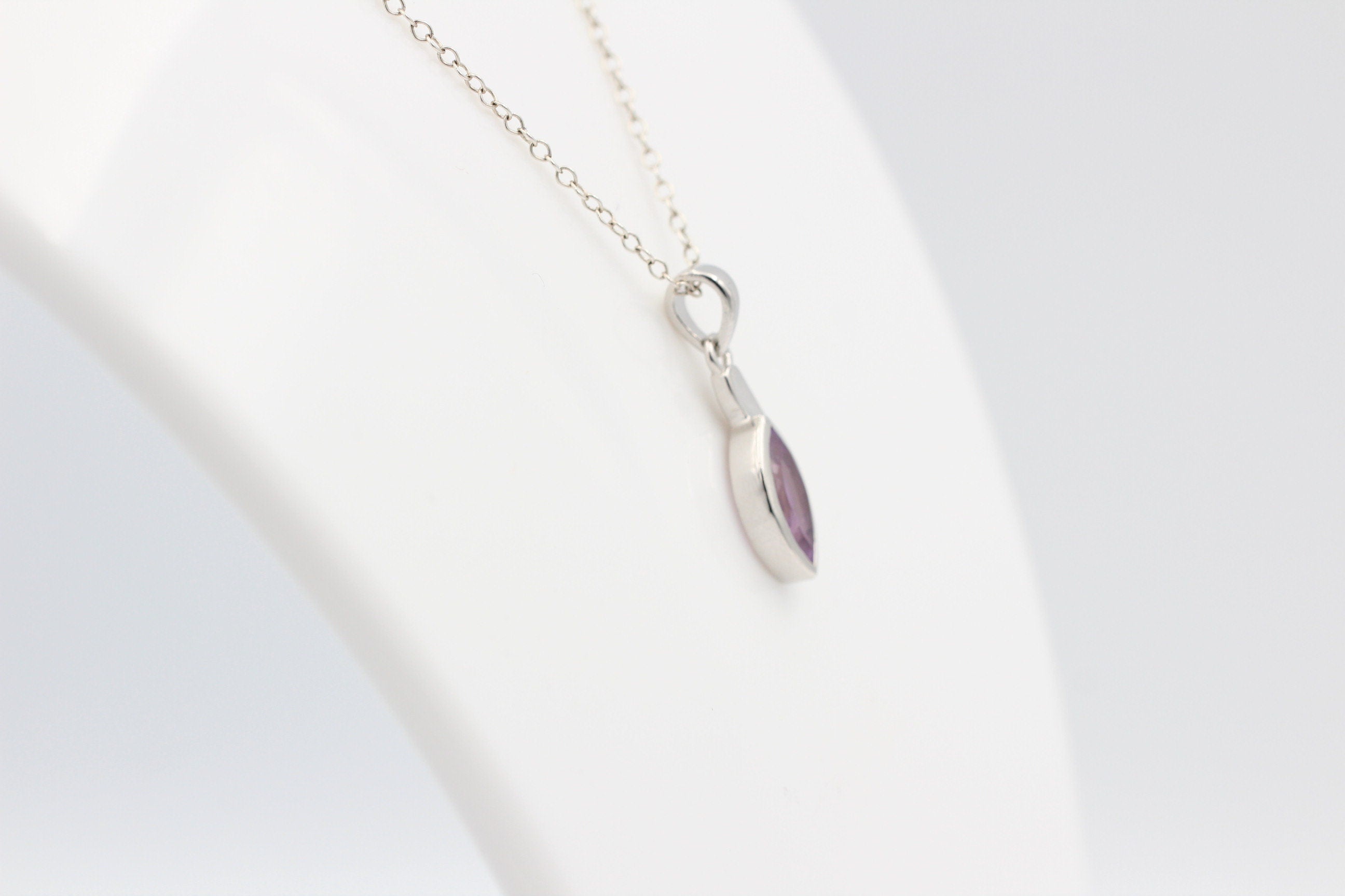 1,8 Carat brasilianischee Amethyst Anhänger 925 Silber Collier Kette Brasilien
