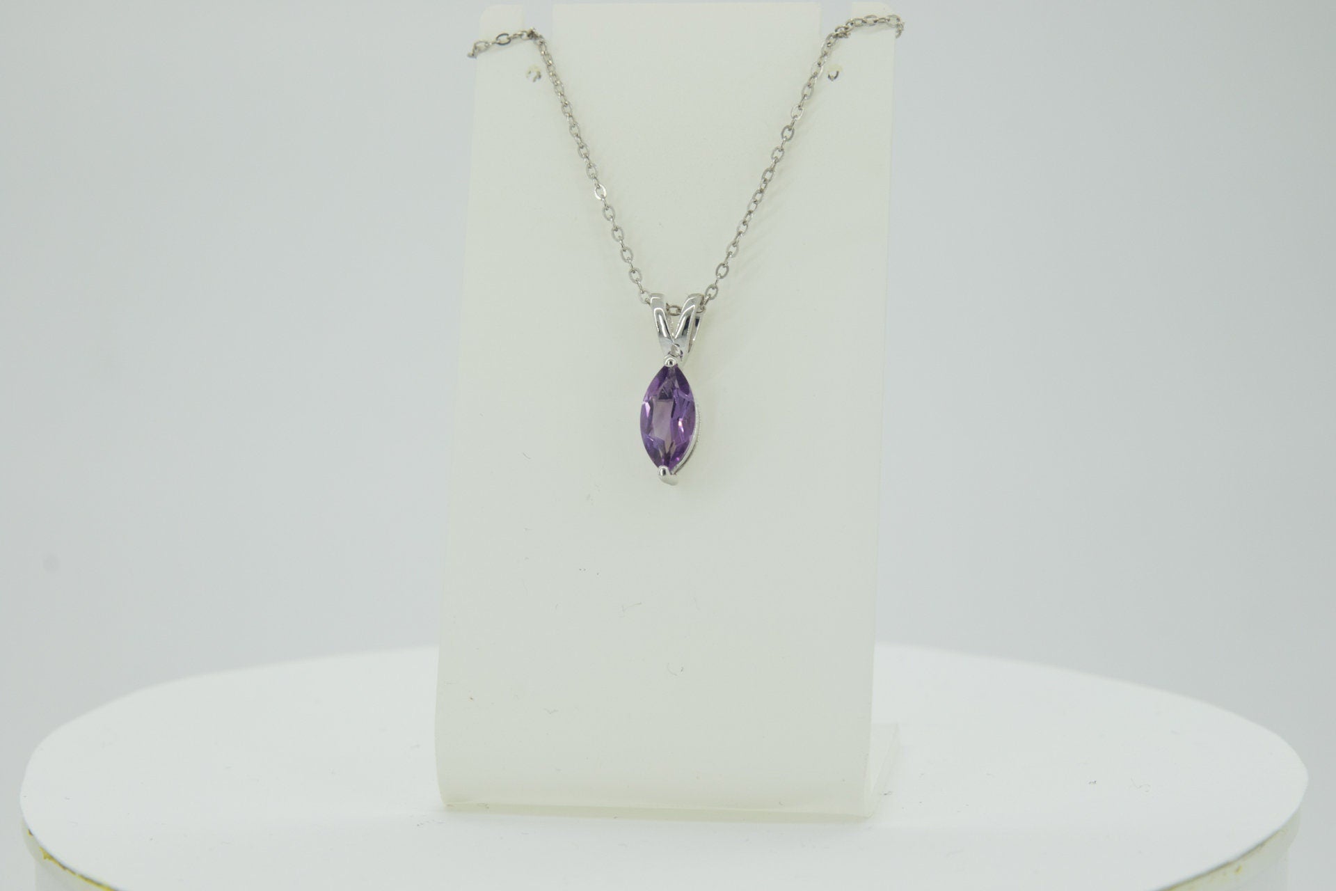 0,83 Carat Amethysst Anhanger 925 Silber CollierKette violetter Edelstein Top