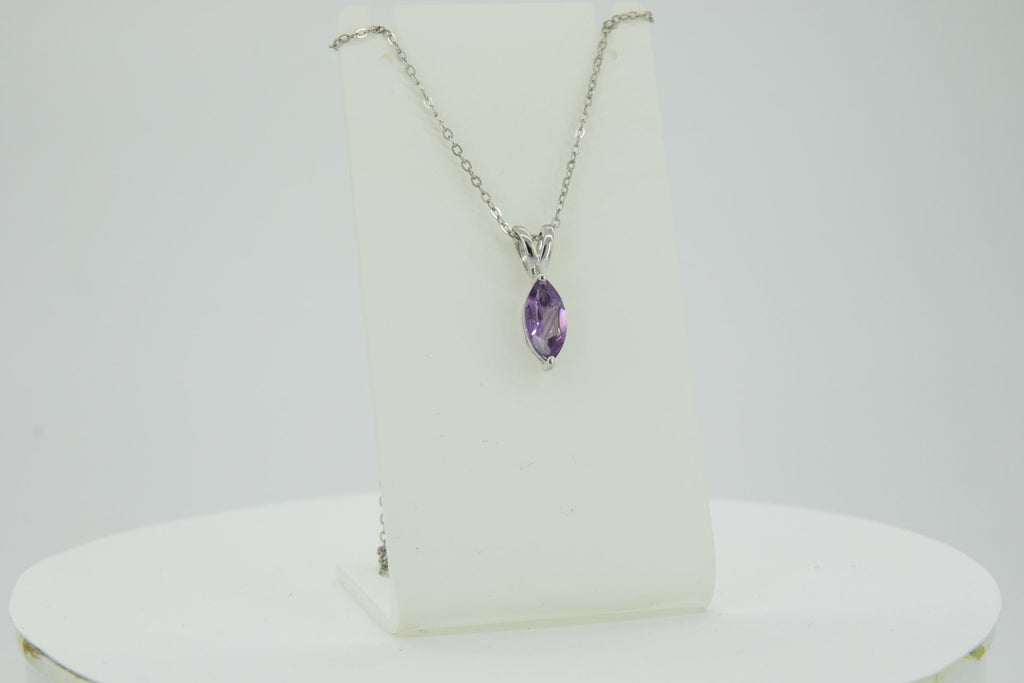 0,83 Carat Amethysst Anhanger 925 Silber CollierKette violetter Edelstein Top