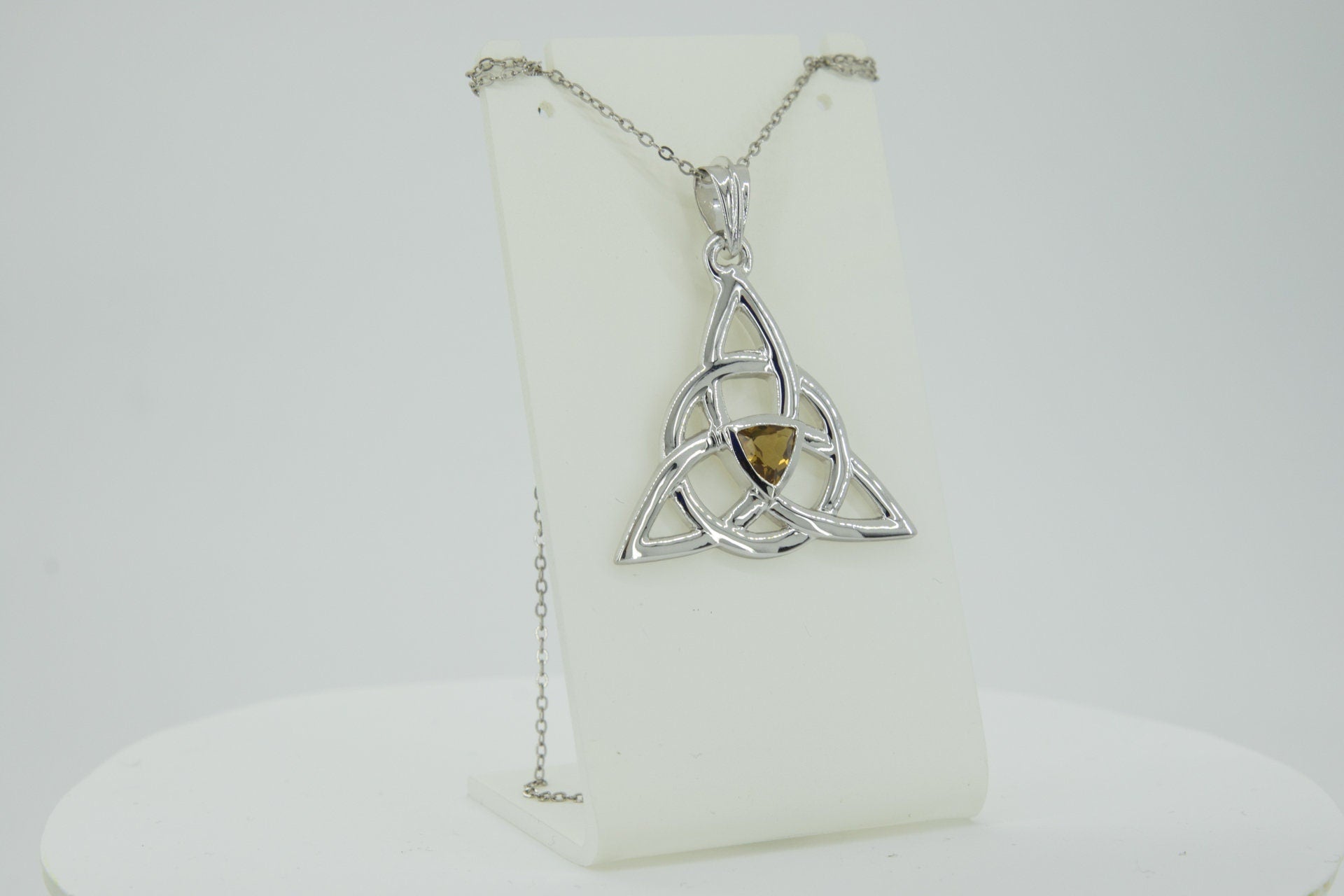 0,8 Carat Citrin Anhanger keltischen Knotenmuster 925 Silber Unendlichkeit Top