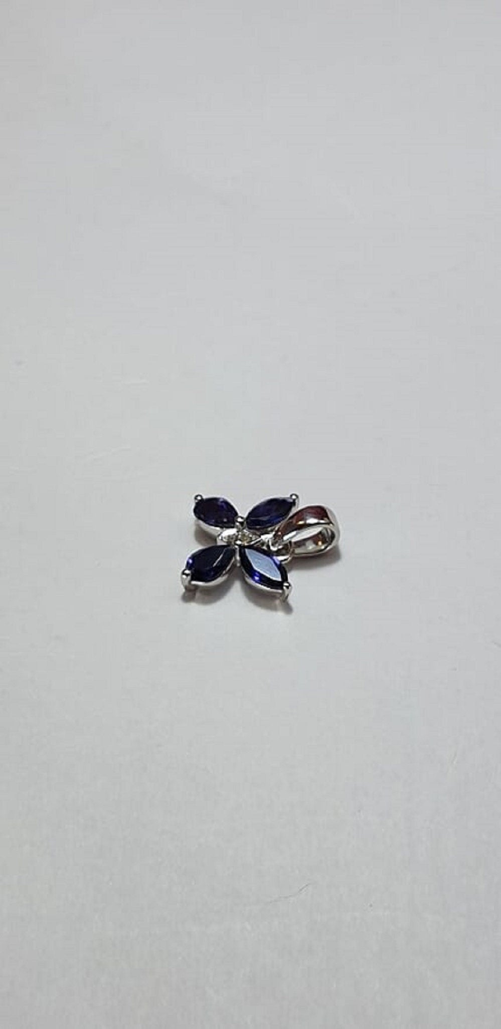 1,42 Carat Iolith Schmetterlings Anhanger 925 Silber Collier Kette weisstopas