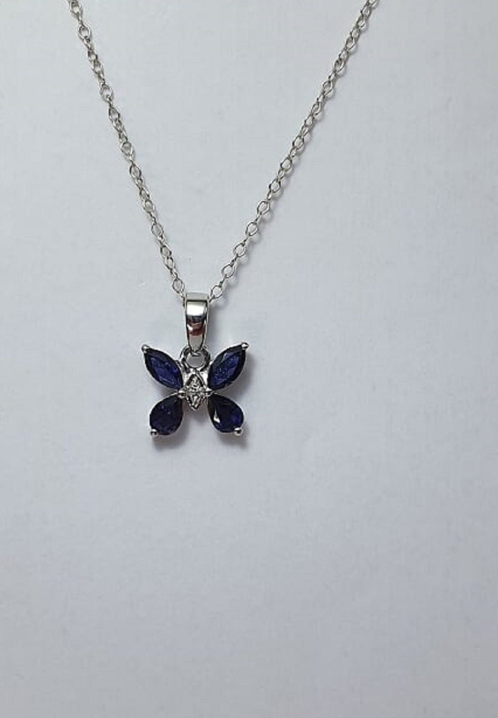 1,42 Carat Iolith Schmetterlings Anhanger 925 Silber Collier Kette weisstopas