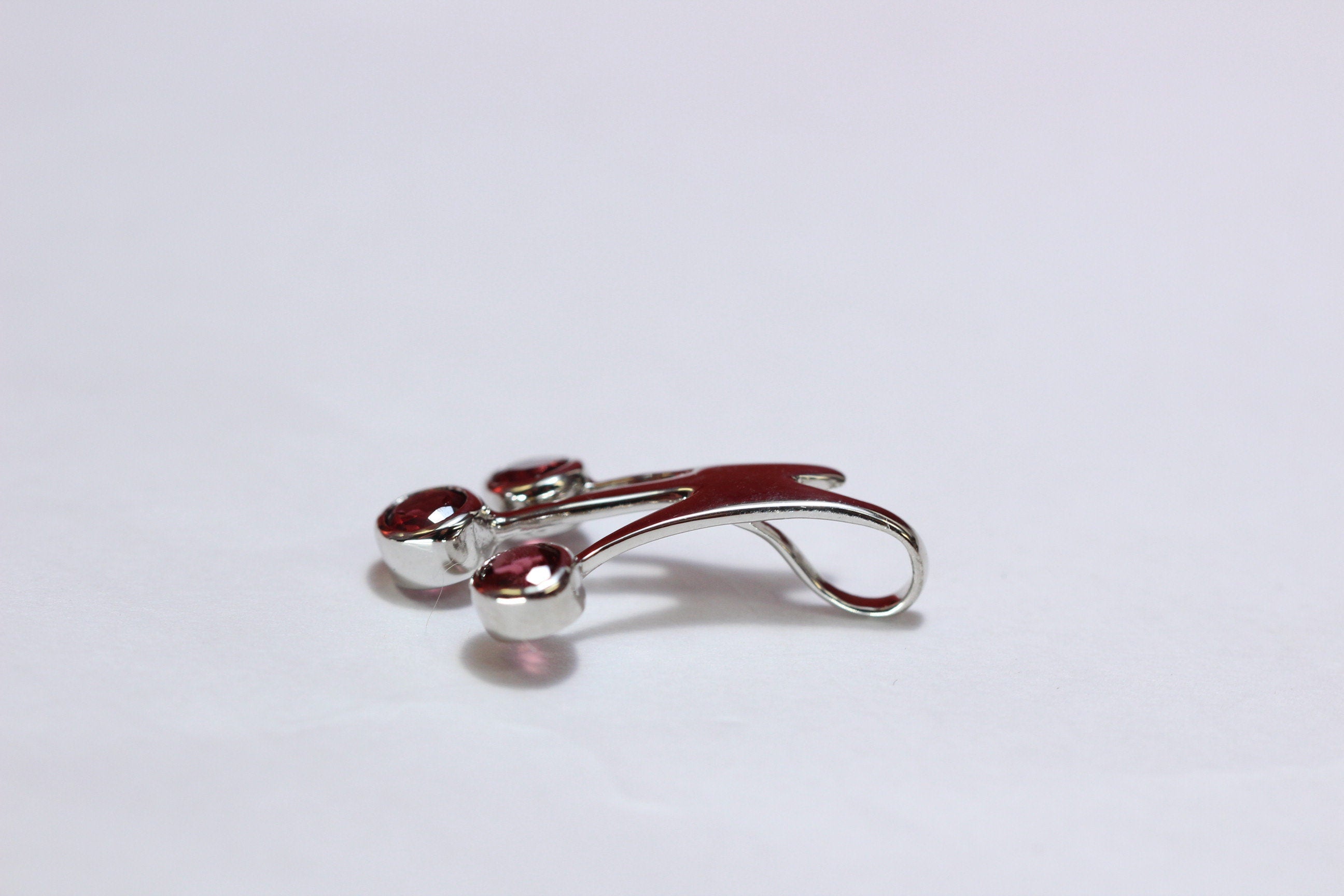 0,9 Carrat Granat Design Anhanger 925 Silber Collier Kette blutroter Edelstein
