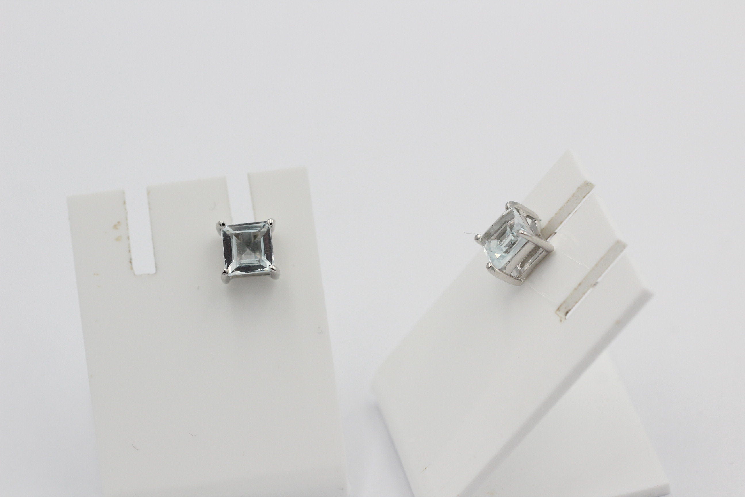 2;0 Carat Weißtopas  Ohrstecker 925 Silber Weißtopas Edelsteinschmuck Top