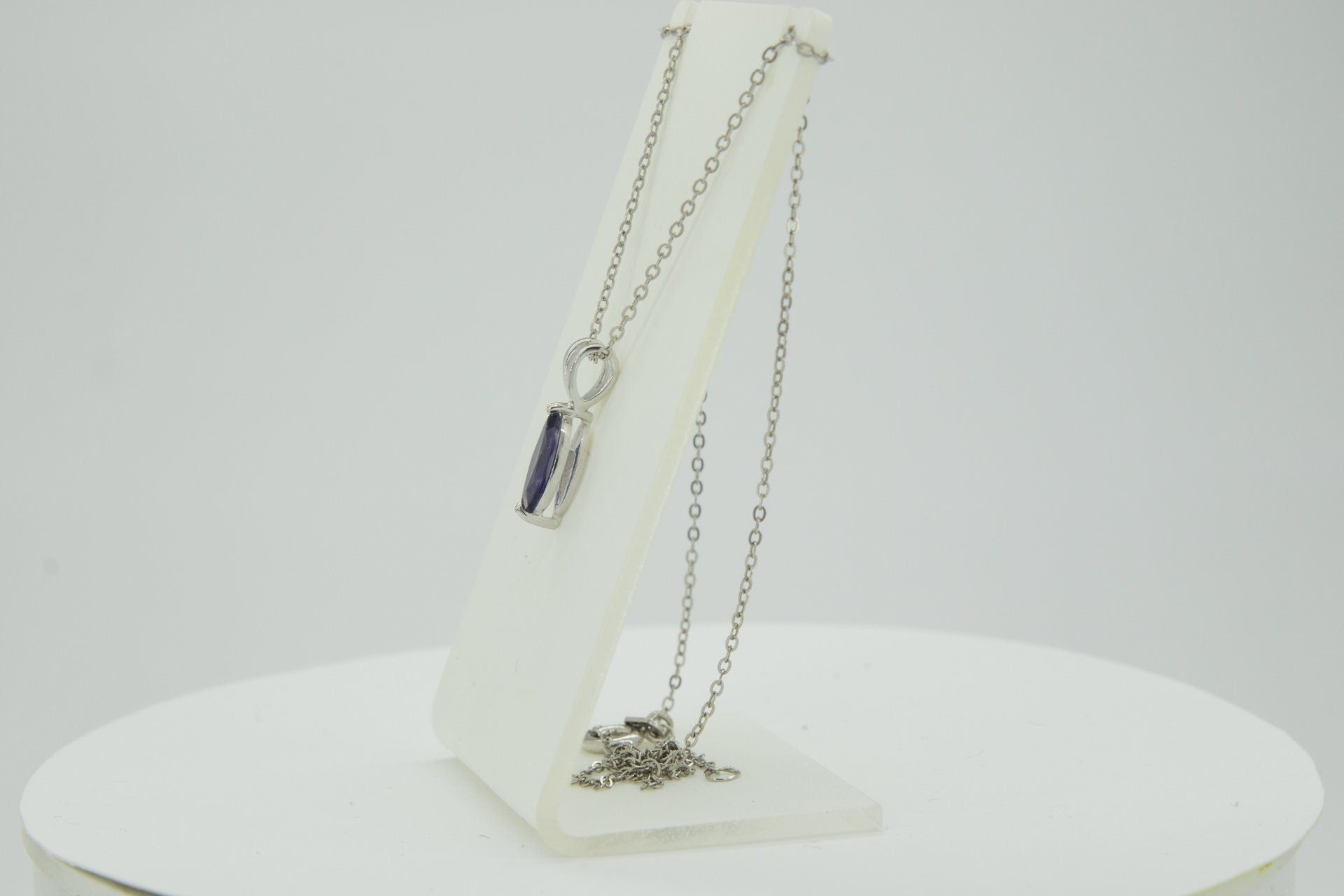 0,83 Carat Iolith Anhanger 925 Silber CollierKette Wassersaphir Luchssaphir
