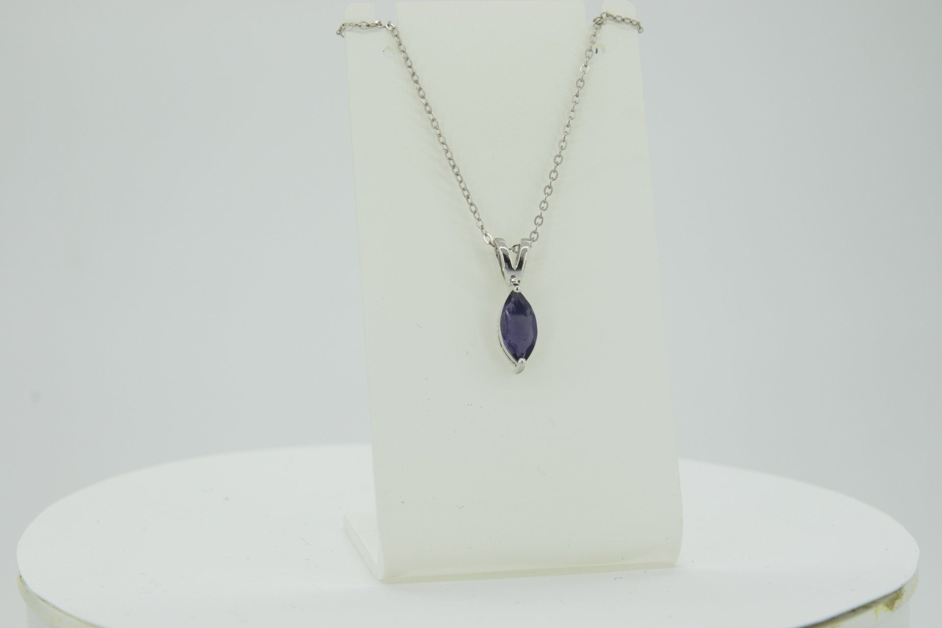 0,83 Carat Iolith Anhanger 925 Silber CollierKette Wassersaphir Luchssaphir