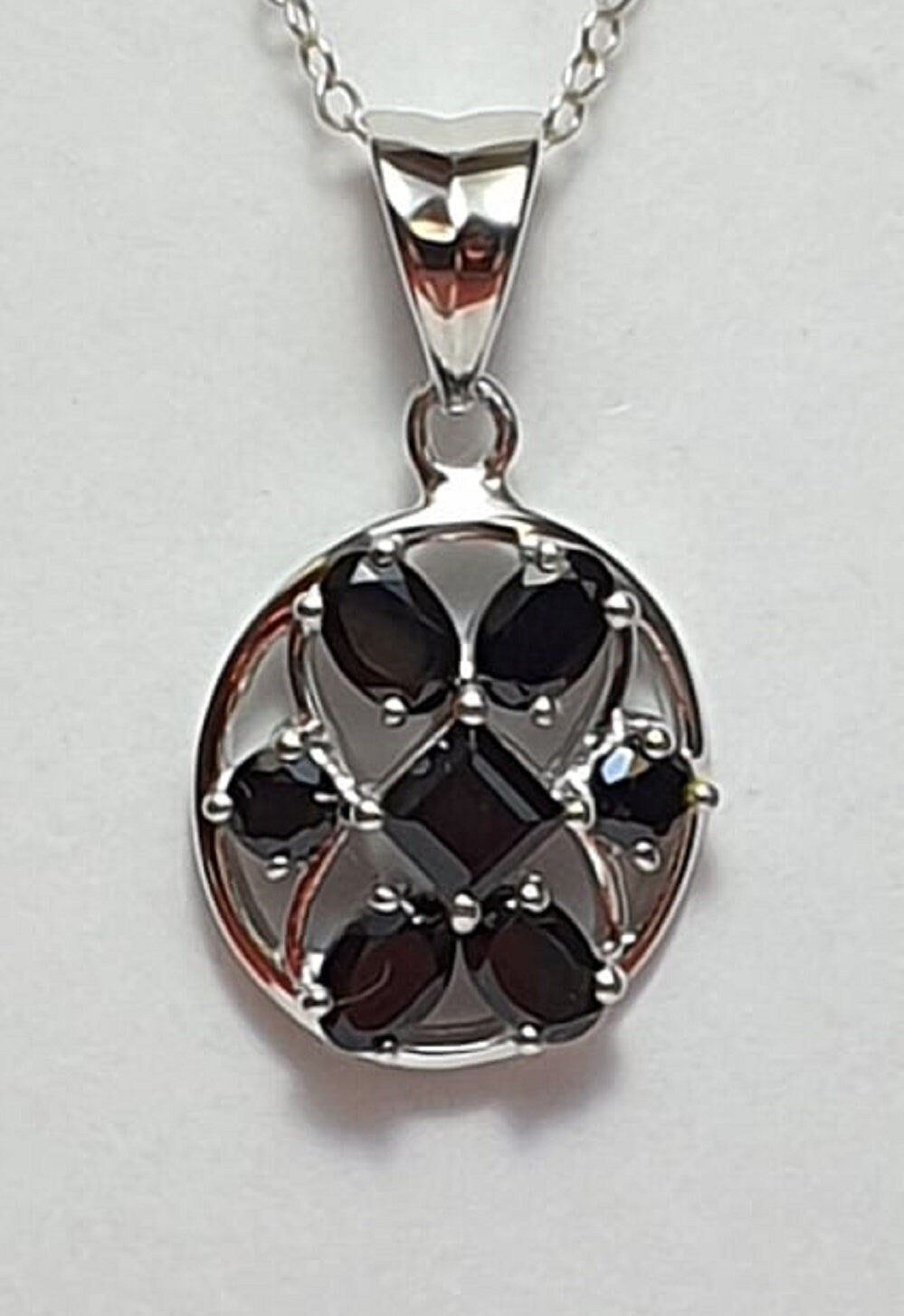 Design pur 3,9 Carat schwarzer Spinell Anhanger 925 Silber Collier  Kette Edel