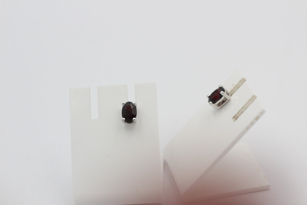 Edle 1,0 Carat Granat Ohrstecker 925 Silber Ohrring Ohrschmuck blutroter Stein