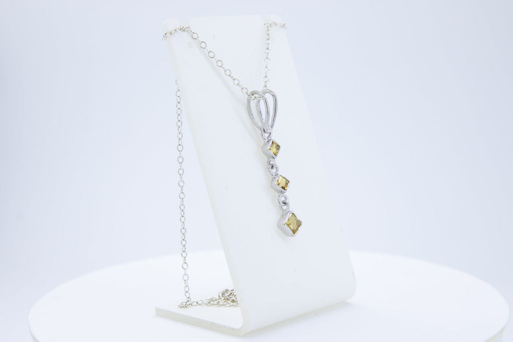 Edler 0,69 Carat Citrin Anhanger 925 Silber Collier  zitronengelber Edelstein