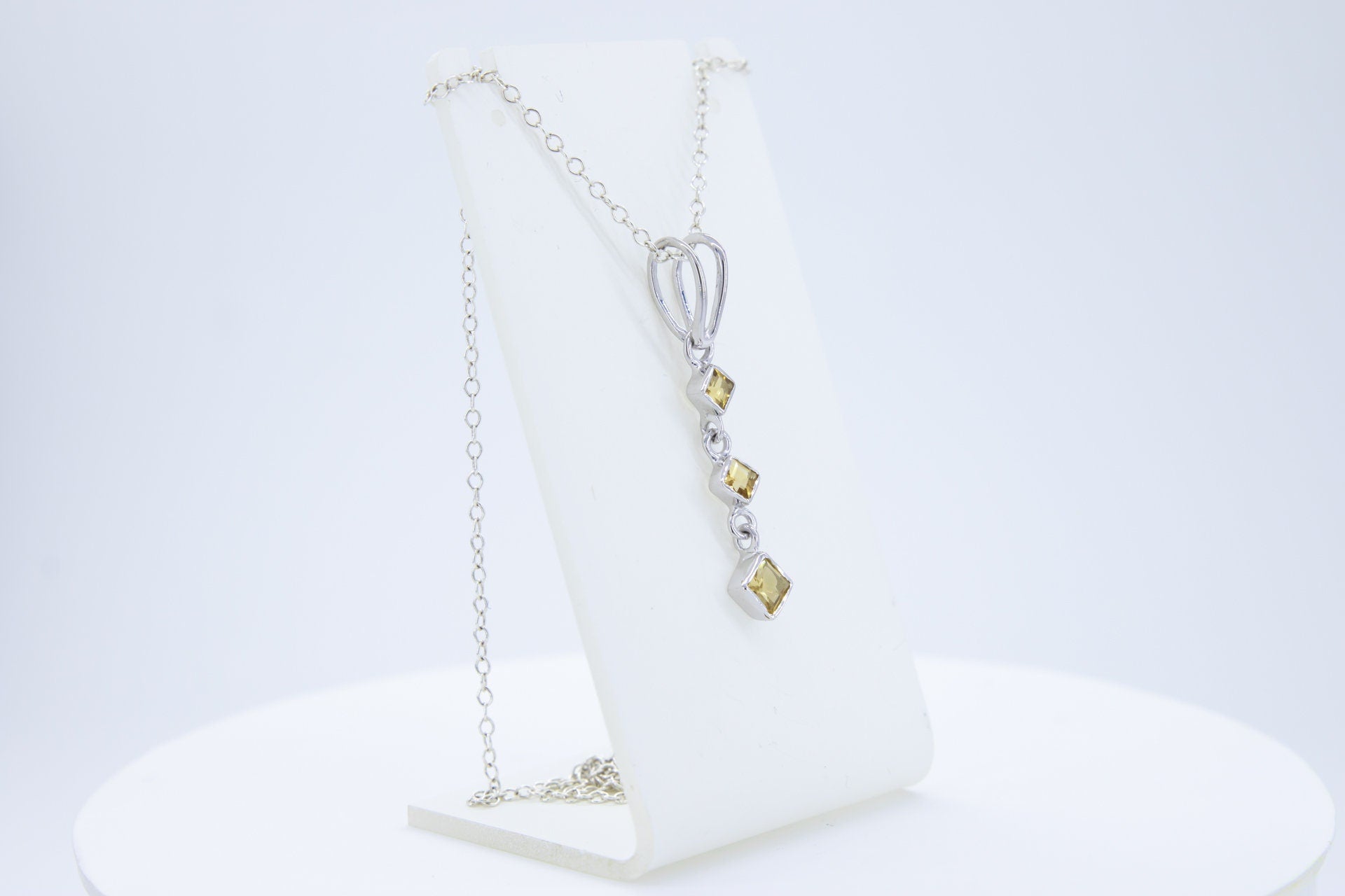 Edler 0,69 Carat Citrin Anhanger 925 Silber Collier  zitronengelber Edelstein