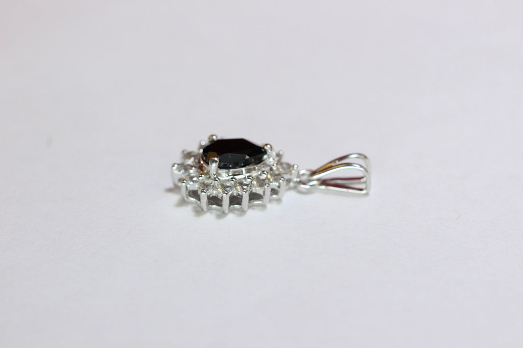 Edler 1,36 Carat schwarzer Spinell weisstopas Anhanger 925 Silber Collier Kette