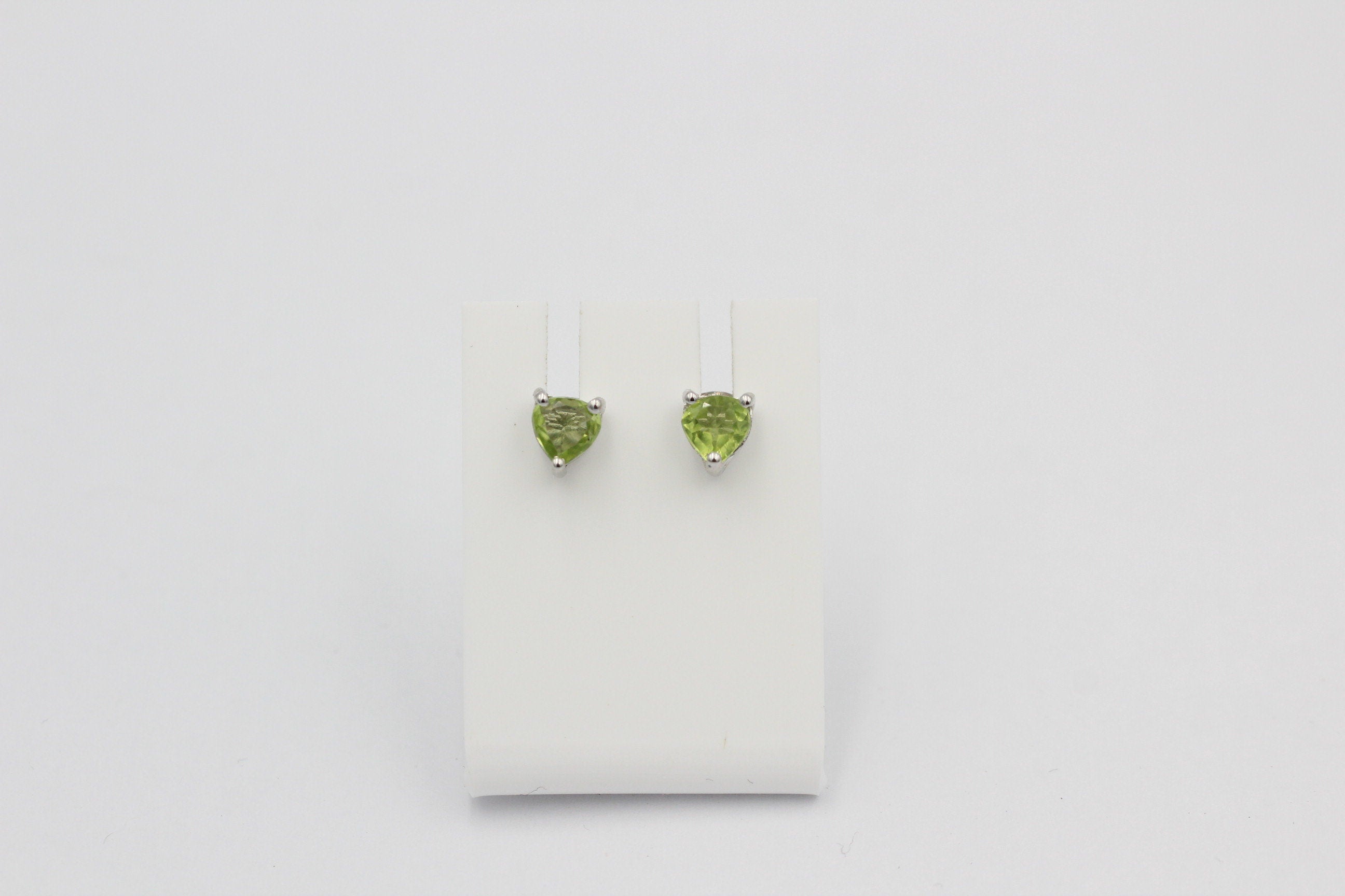 1,8  Carat Peridot Herz Ohrstecker 925 Silber Herzohrstecker maigraner Edelstein