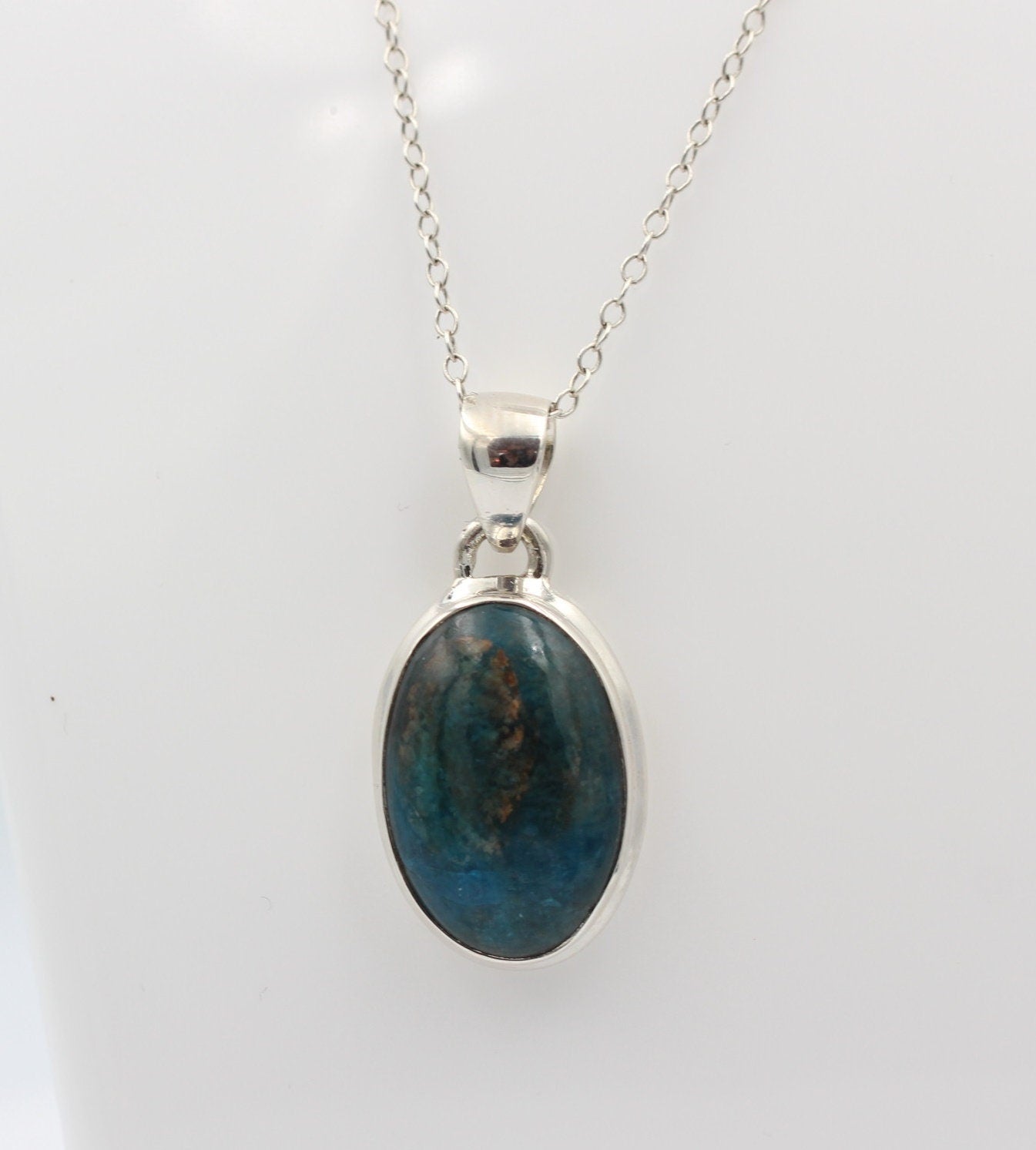 31 Carat neon blauer Apatit Anhänger 925 Silber Cabochon Collier Kette Apatit