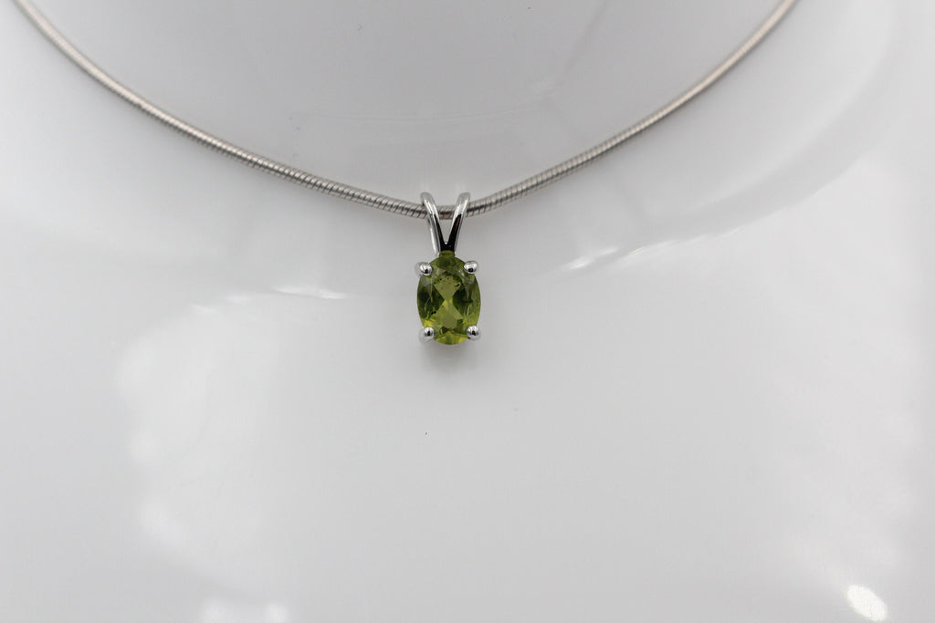 Edler 0,70 Carat Peridot Anhanger 925 Silber Collier Kette Olivin Schmuck