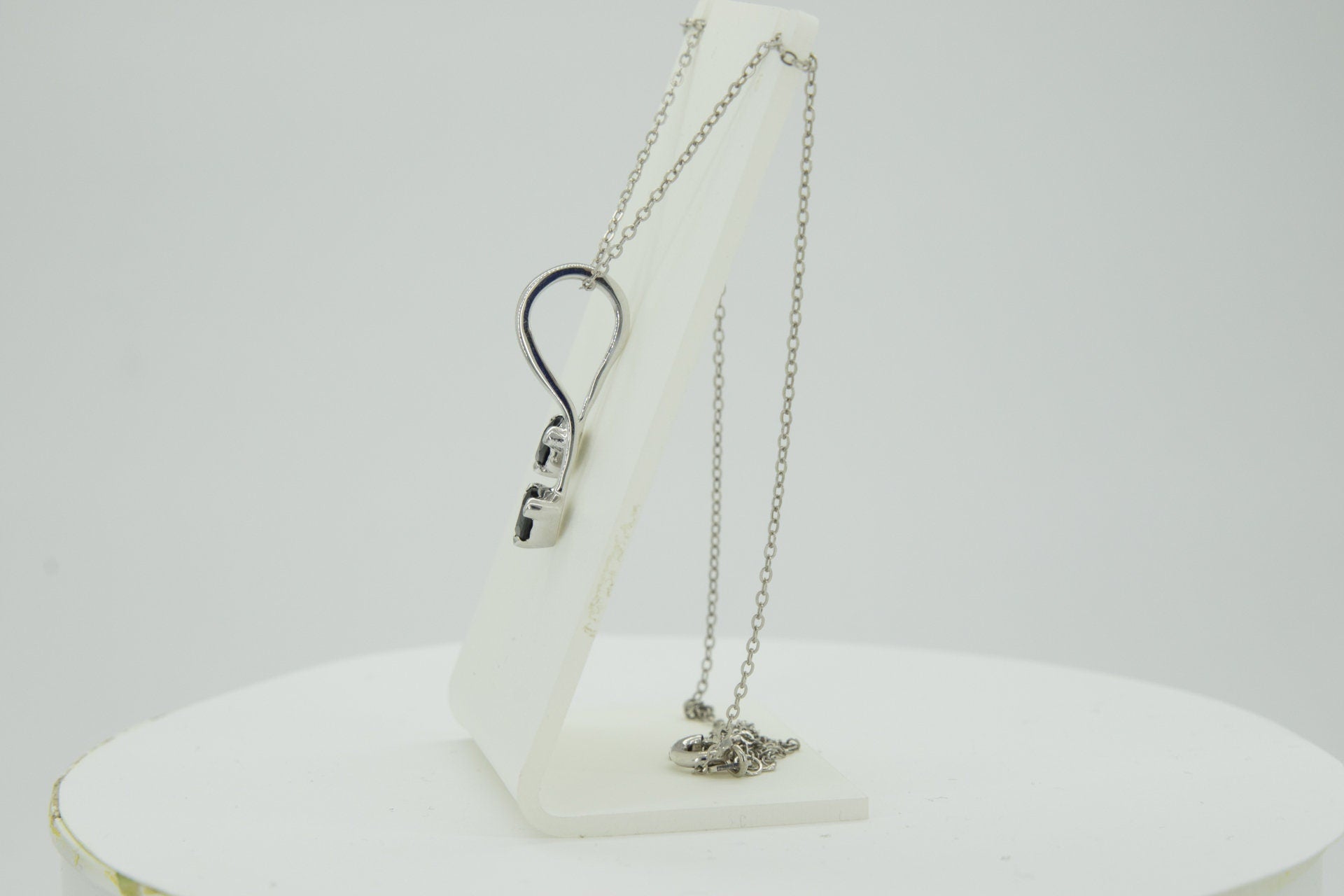 0,85 Carat schwarzer Spinell Anhanger Trillion 925 Silber Collier KetteEdelste