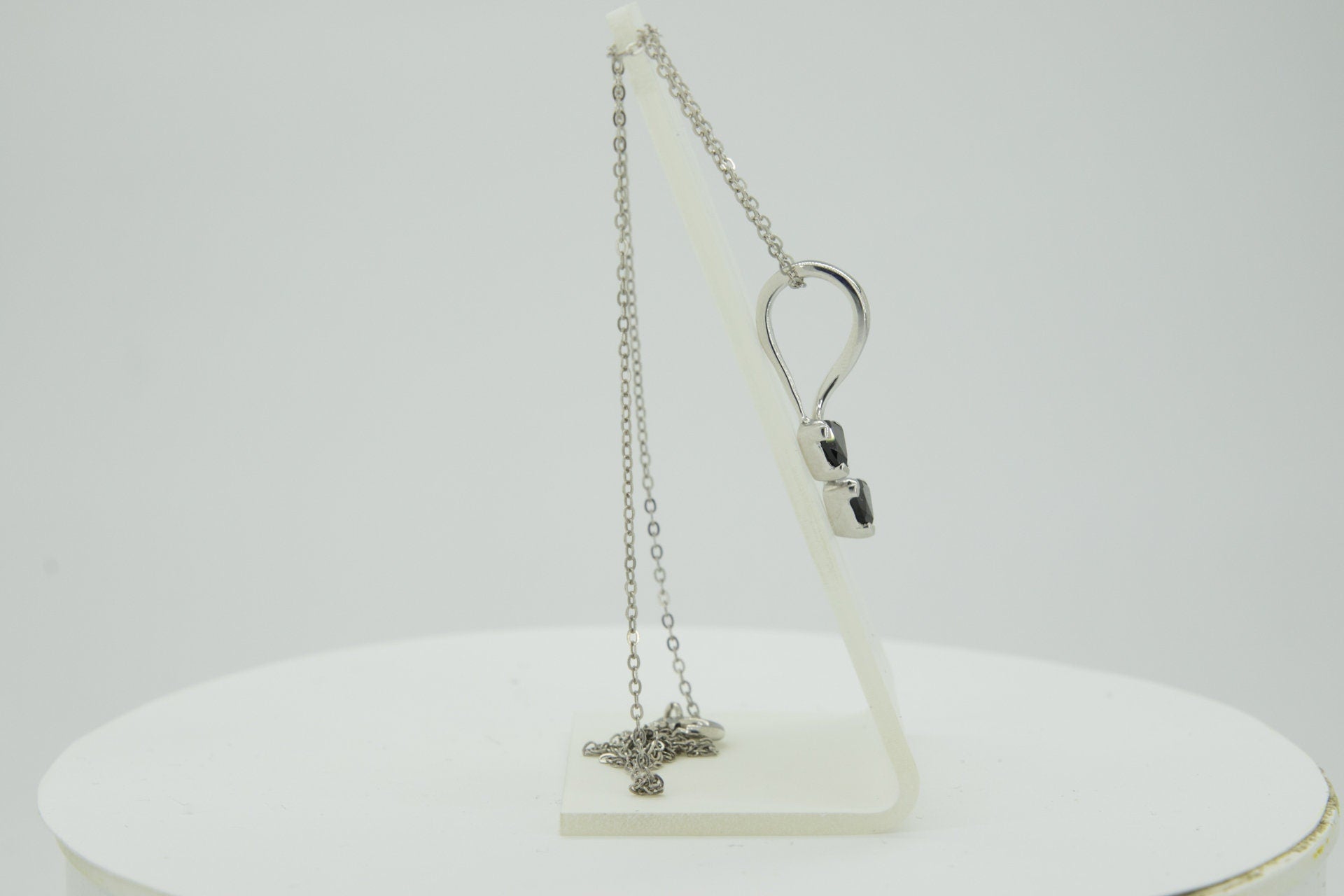 0,85 Carat schwarzer Spinell Anhanger Trillion 925 Silber Collier KetteEdelste