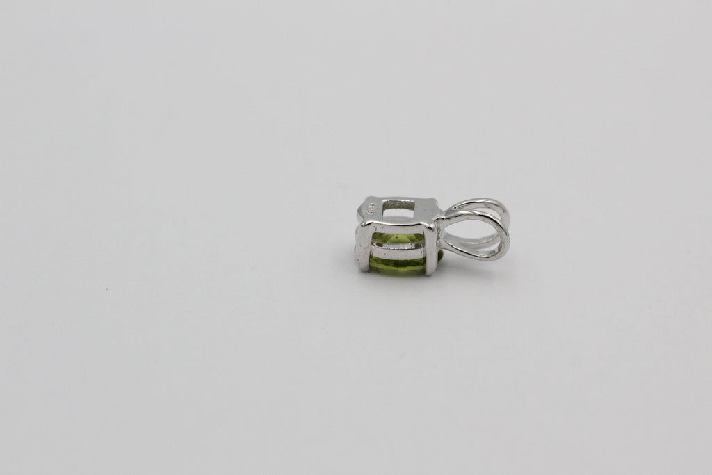 Edler 0,70 Carat Peridot Anhanger 925 Silber Collier Kette Olivin Schmuck
