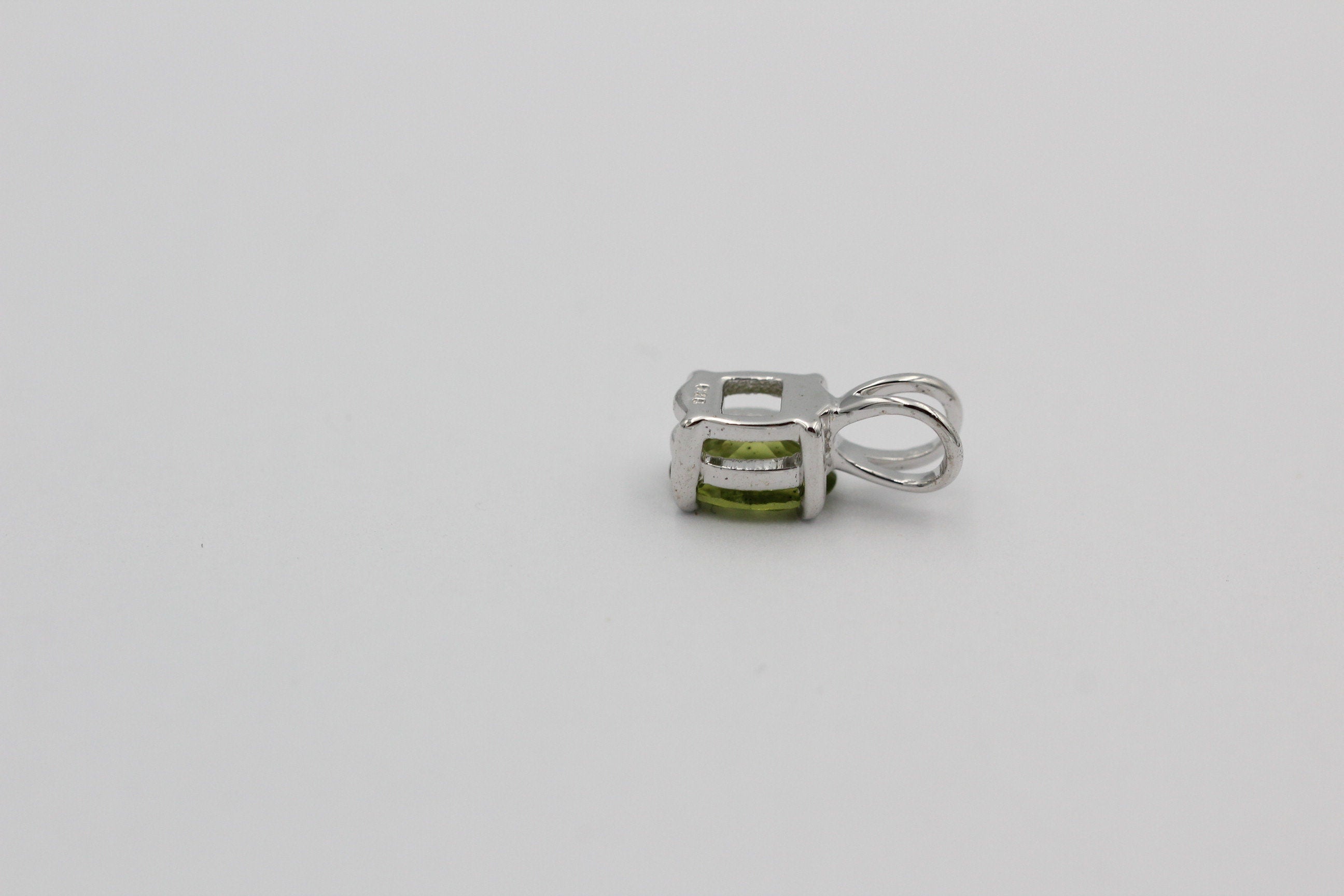 Edler 0,70 Carat Peridot Anhanger 925 Silber Collier Kette Olivin Schmuck