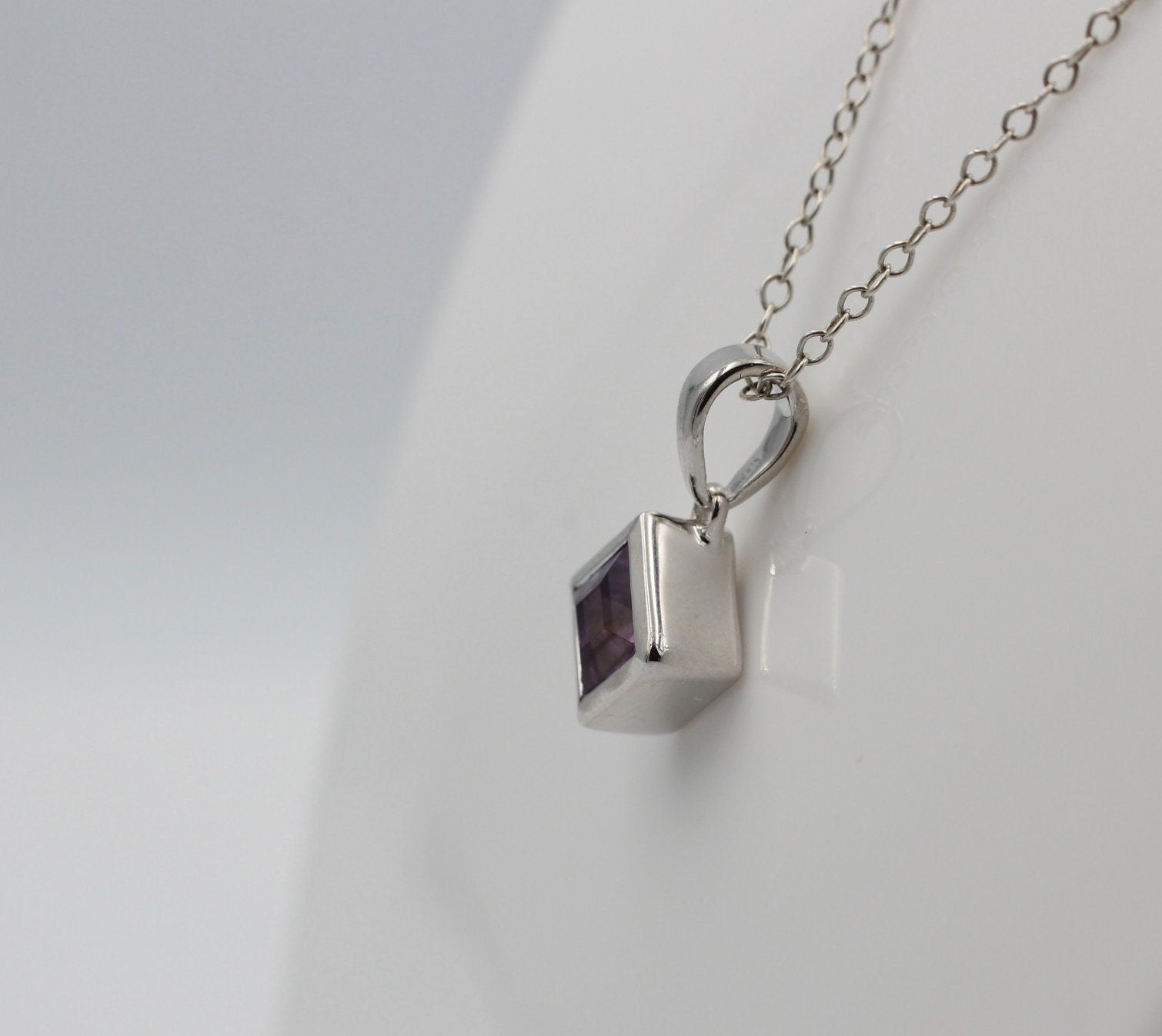 0,95 Carat Amethyst Ahänger 925 Silber Square violetter Edelstein Collier Kette