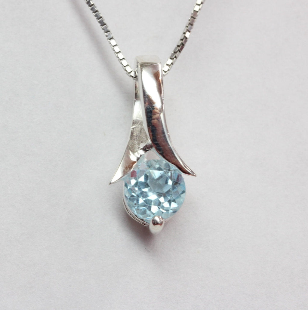 Edle 0,82 Carat Blautopas Anhanger 925 Silber Collier Kette sky blue Topas