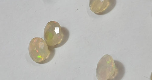 0,80  Carat Äthiopische Opal in Rundschliff in A - AA Qualität aus Afrika Top