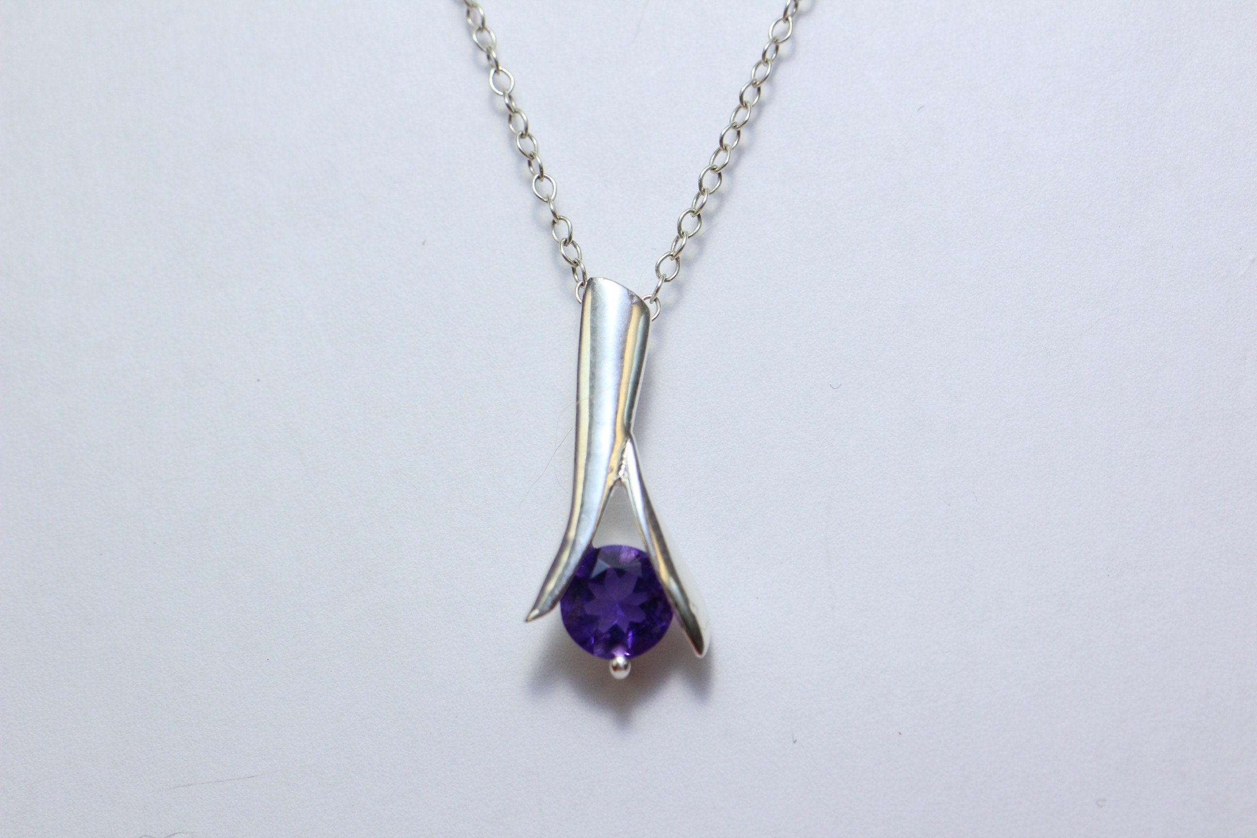 Edler 0,89 Carat Amethyst Anhanger 925 Silber Collier Kette violetter Edelstein Top