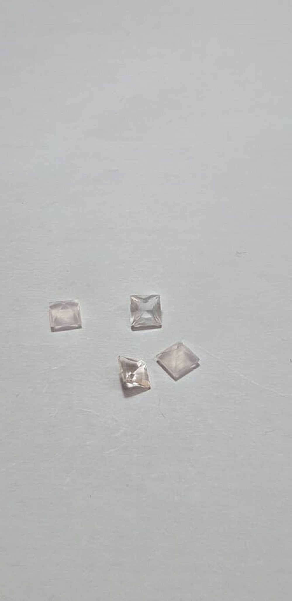 0,60 Carat Rosenquarz Edelstein in Squareschliff 5 x 5 mm in AAA Qualitat