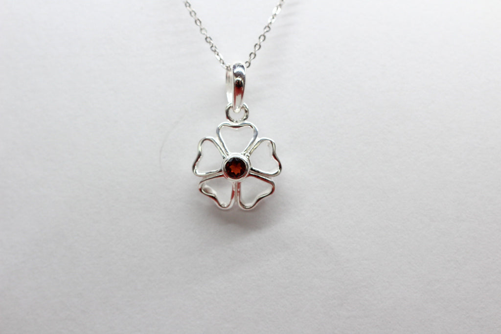 Edler 1,1 Carat Granat Anhanger Kleeblatt 925 Silber Collier Kette Glackssymbol