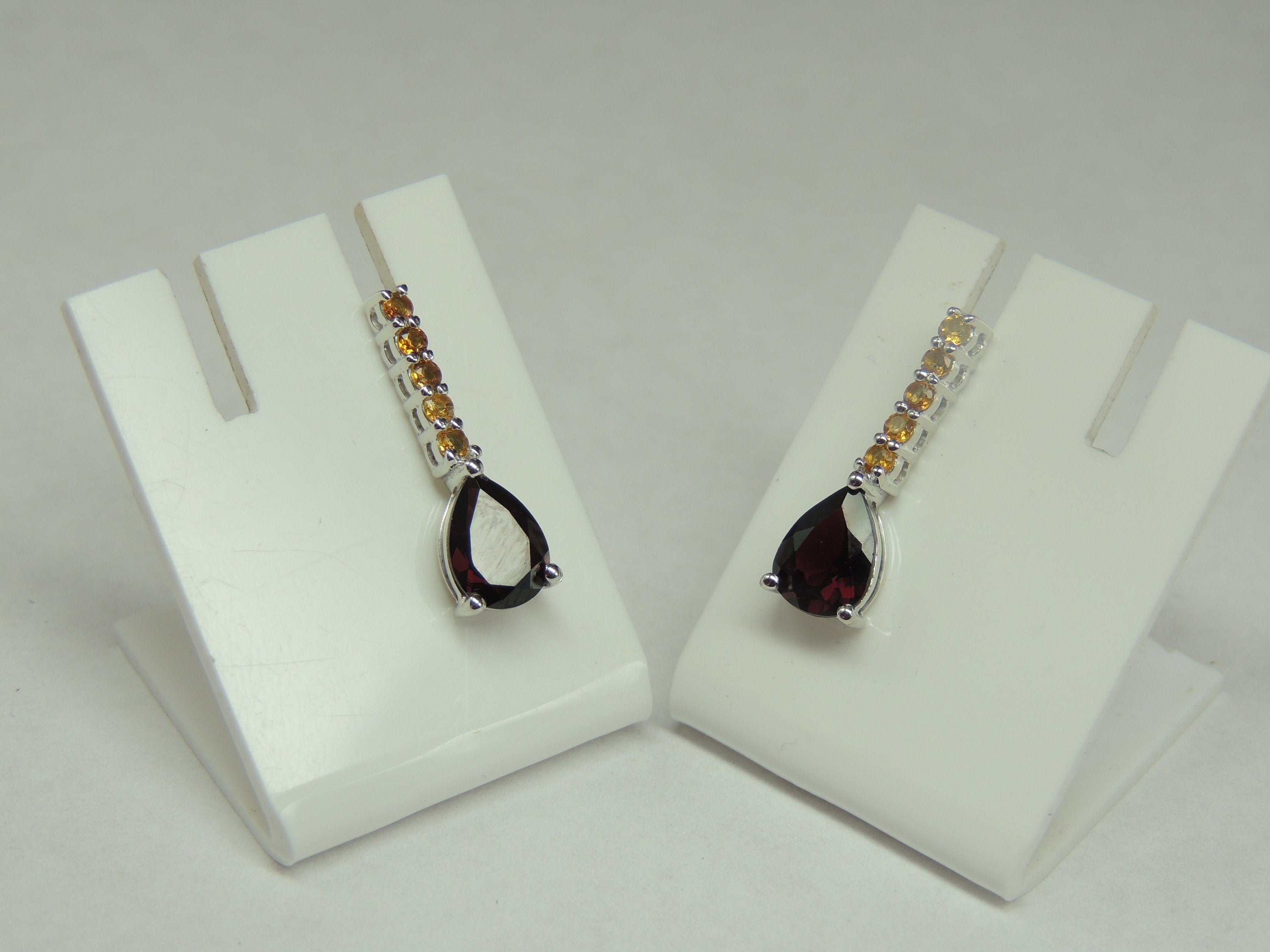 Edle 2,65 Carat Granat Citrin Ohrstecker 925 Silber blutroter Granat ein Traum