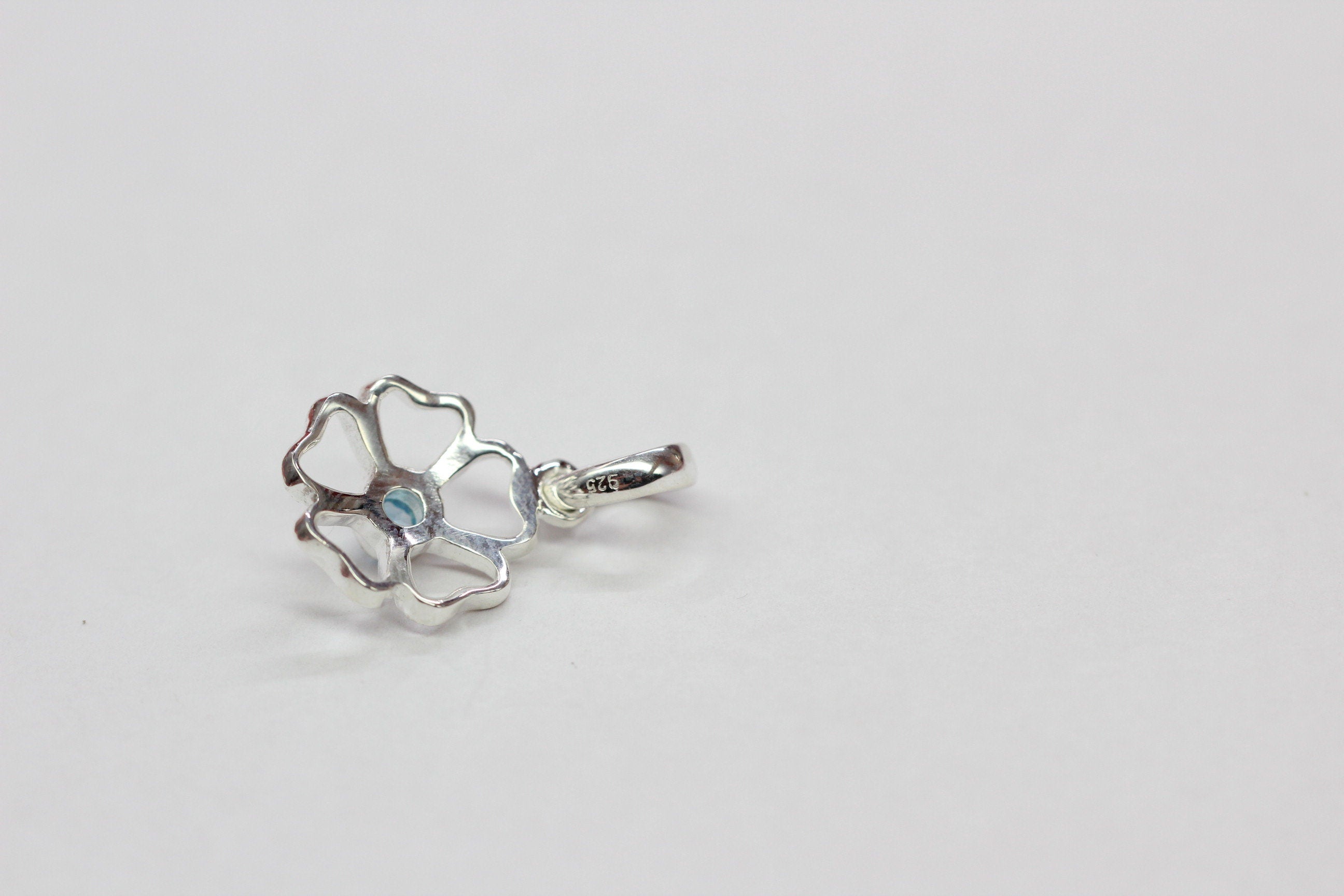 Echter Blautopas Anhänger Silber 925, Kleeblatt Schmuck Blau, Zierliche Edelstein Kette, Glückssymbol Halskette, Kleiner Topas Anhänger Edel