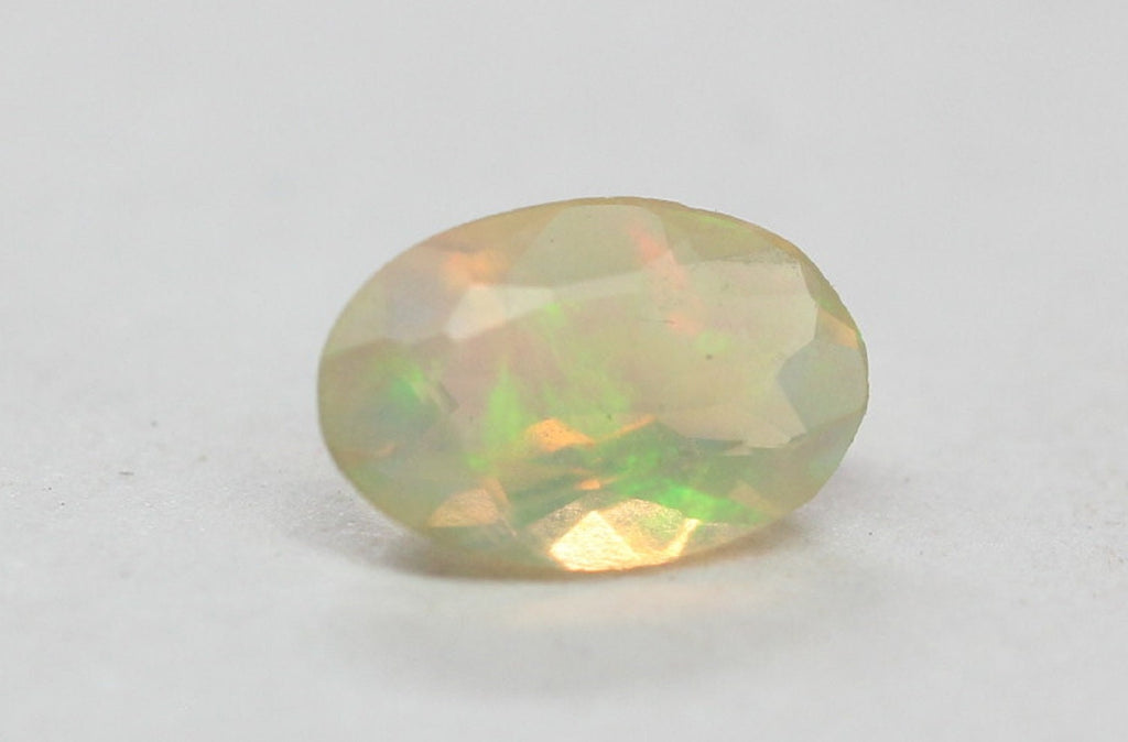 0,25 Carat athiopischer Opal Edelstein Ovalschliff Welo Opal aus Afrika