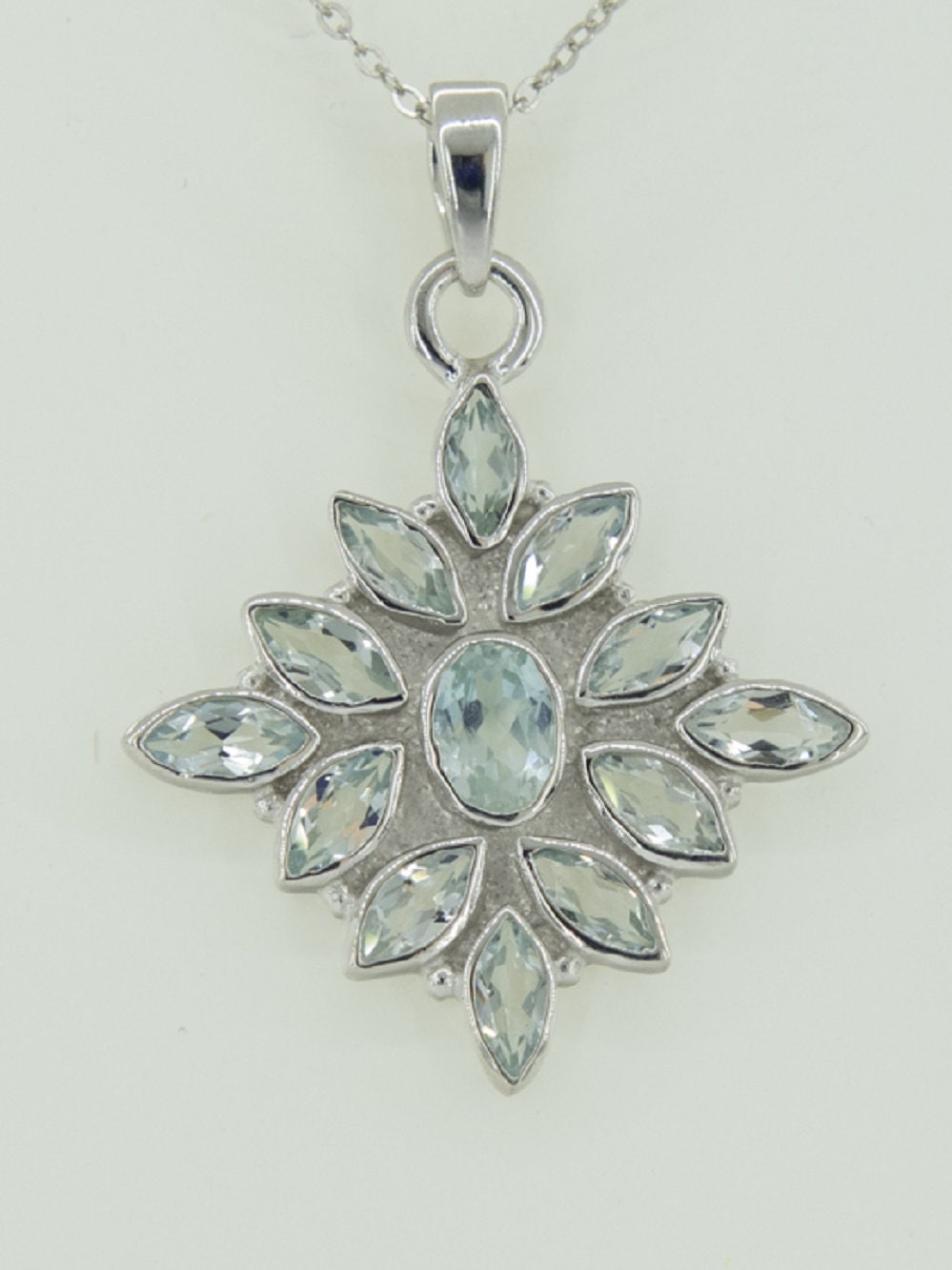 3,7 Carat Blautopas Anhanger 925 Silber Collier Kette sky blue Topas  Topf Edel