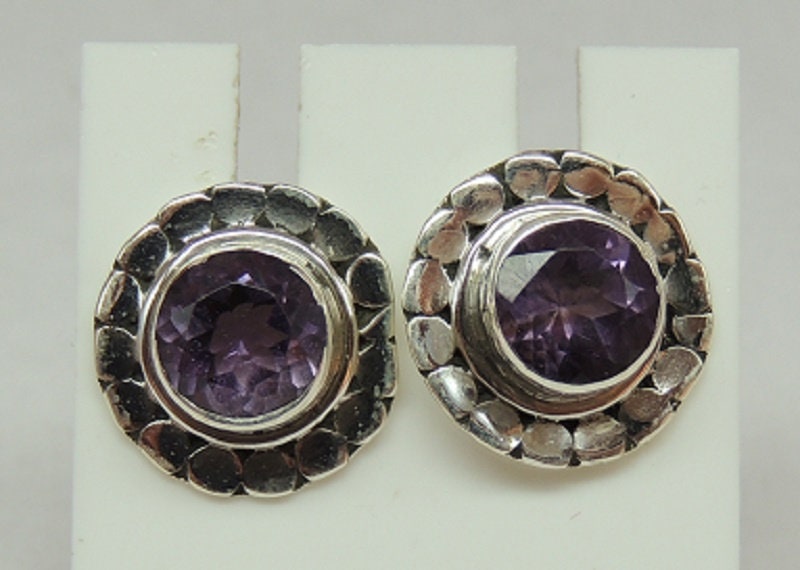 Edle 1,2 Carat leuchtende Amethyst Ohrstecker 925 Silber violetter Edelstien Top