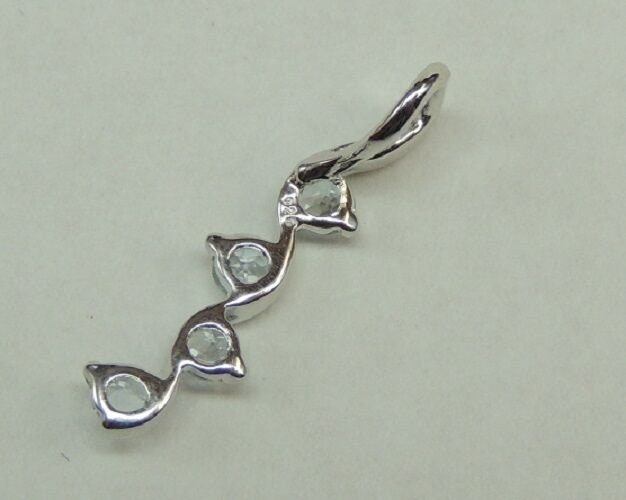 Edler 0,63 Carat Blautoas Anhanger 925 Silber Topas Collier Kette Sky blue Topas