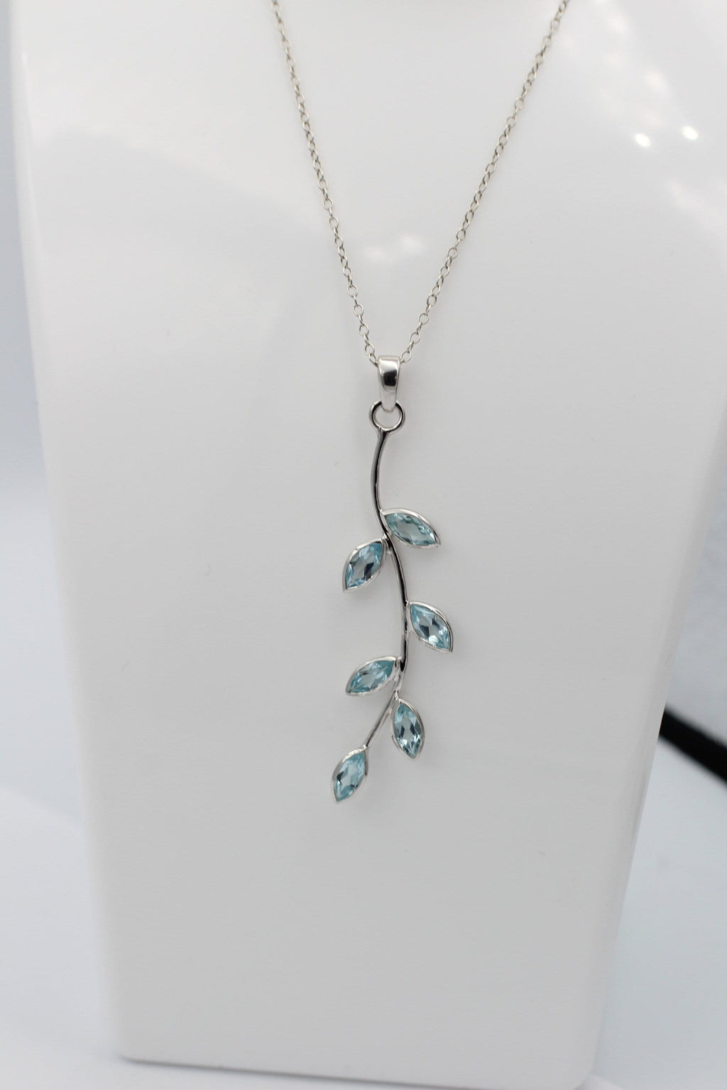 Edler 3,10 Carat Blautopas Blatt Anhänger 925 Silber Topas Anhänger