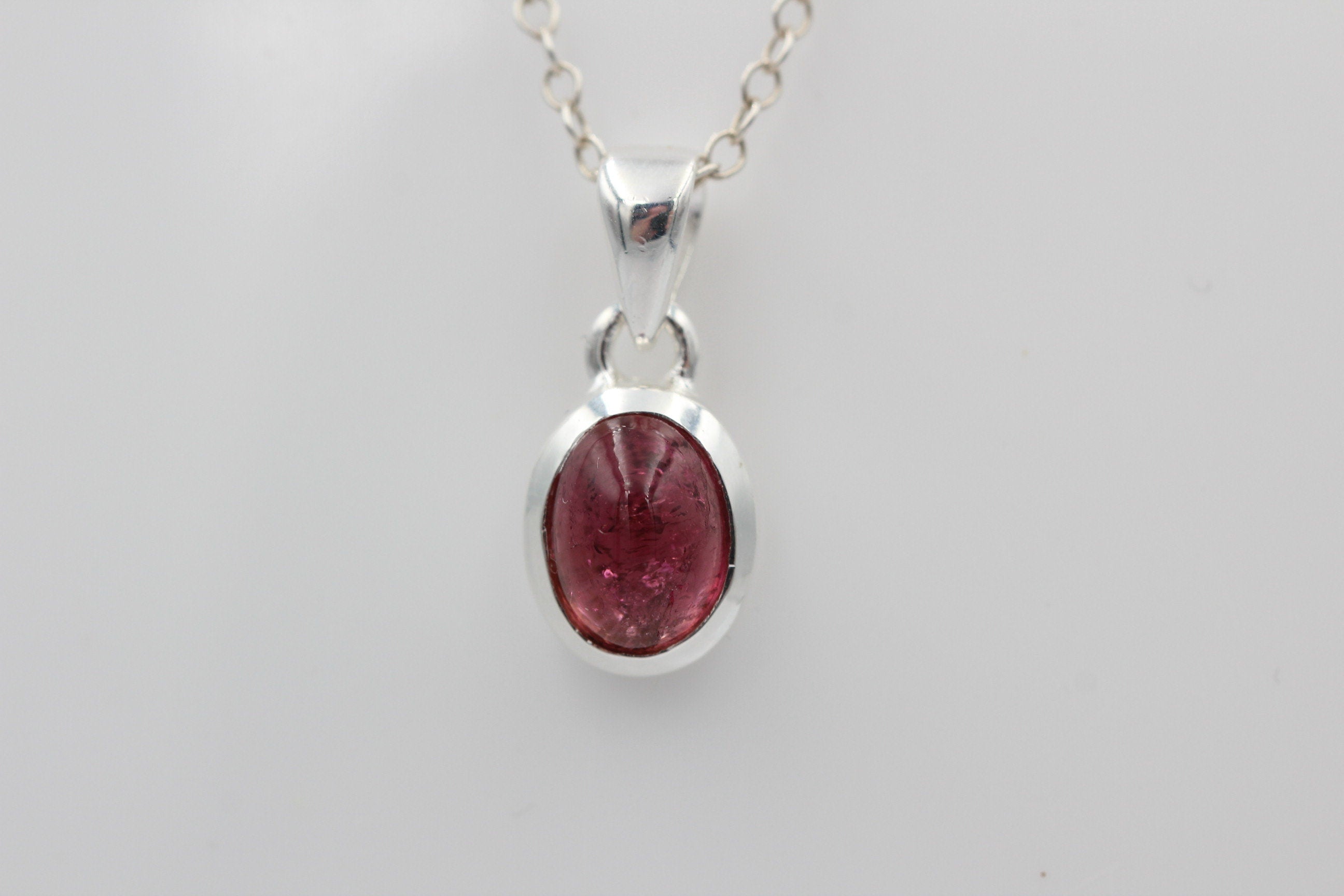Edler 2,2  Carat rosa Turmalin Cabochon Schliff 925 Silber Collier Kette Unikat