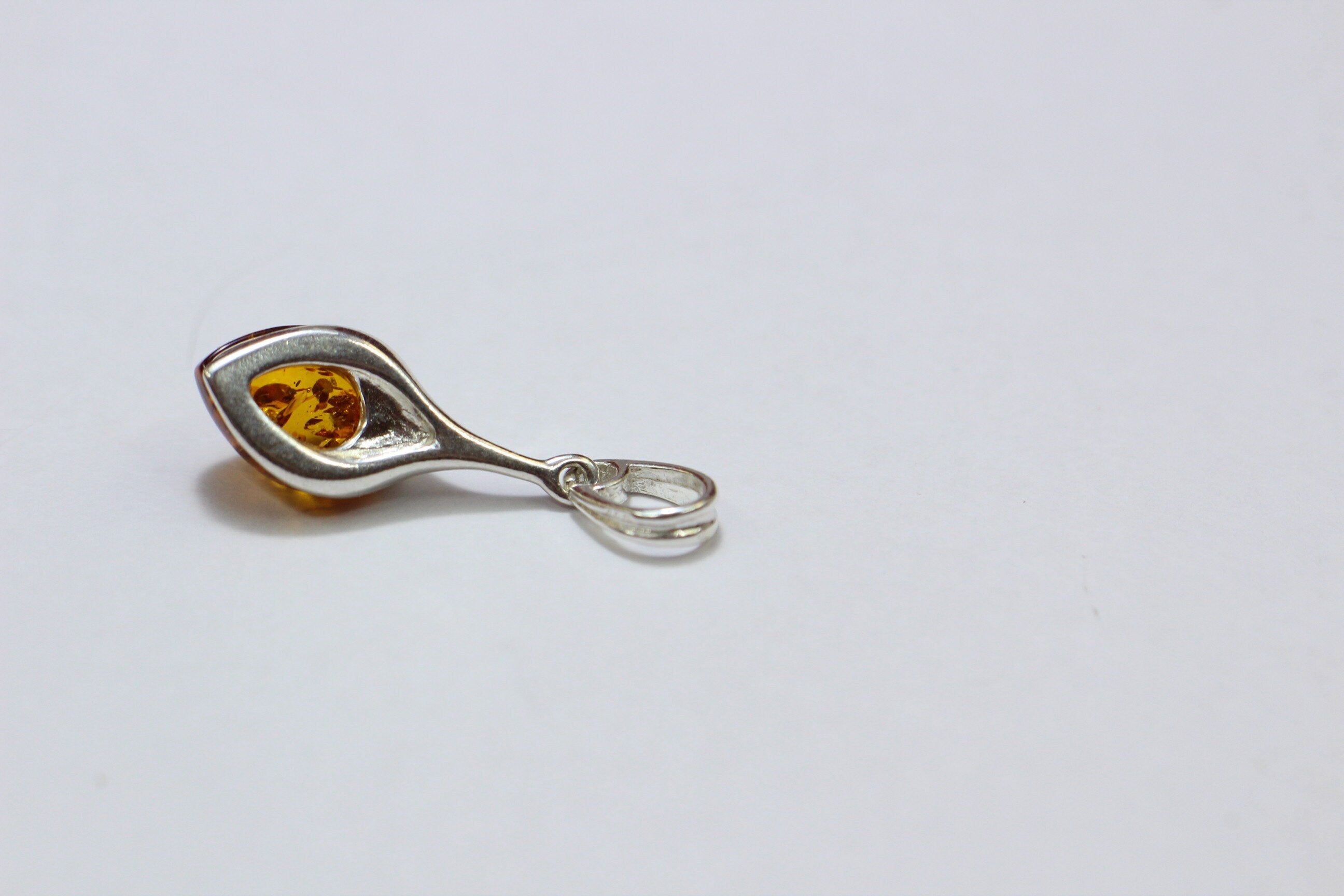 Anhanger mit schanen braunen Bernstein 925 Silber Collier Kette aus Litauen