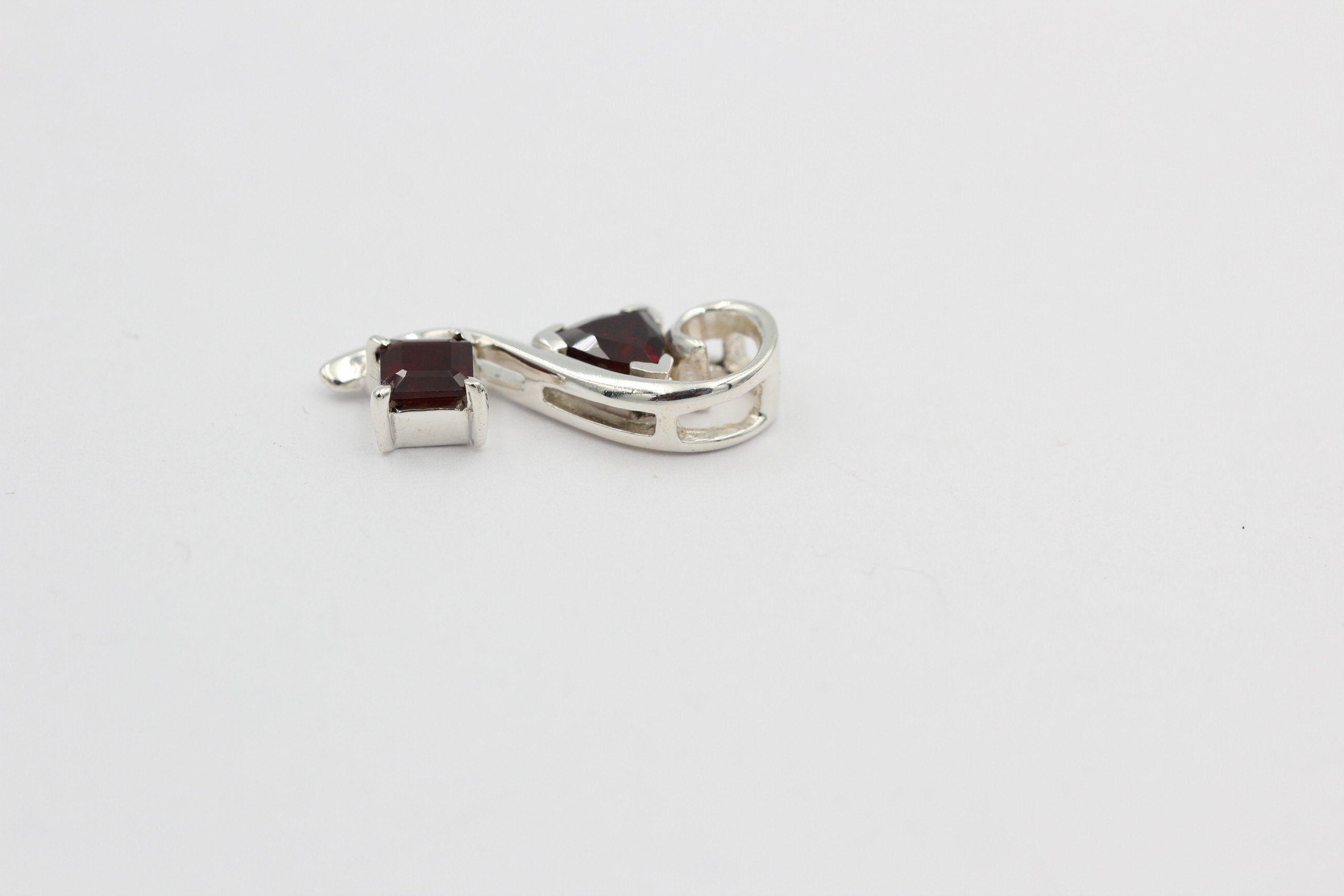 Edler 1,3 Carat Granat Design Anhänger 925 Silber Collier Kette Granatschmuck