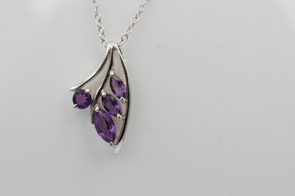 0,9 Carat Amethyst Anhänger 925 Silber  violetter Edelstein
