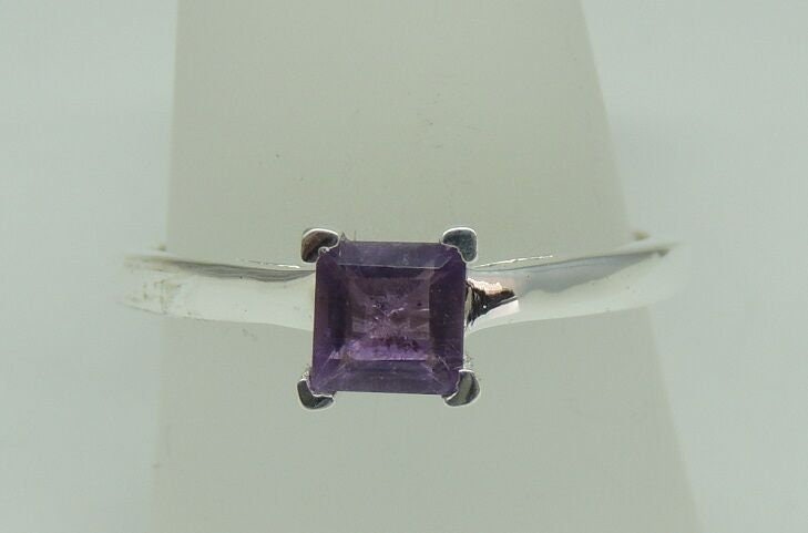 0,36 Carat Amethyst Ring 925 Silber Fingerring  Edelsteinring Grosse 8