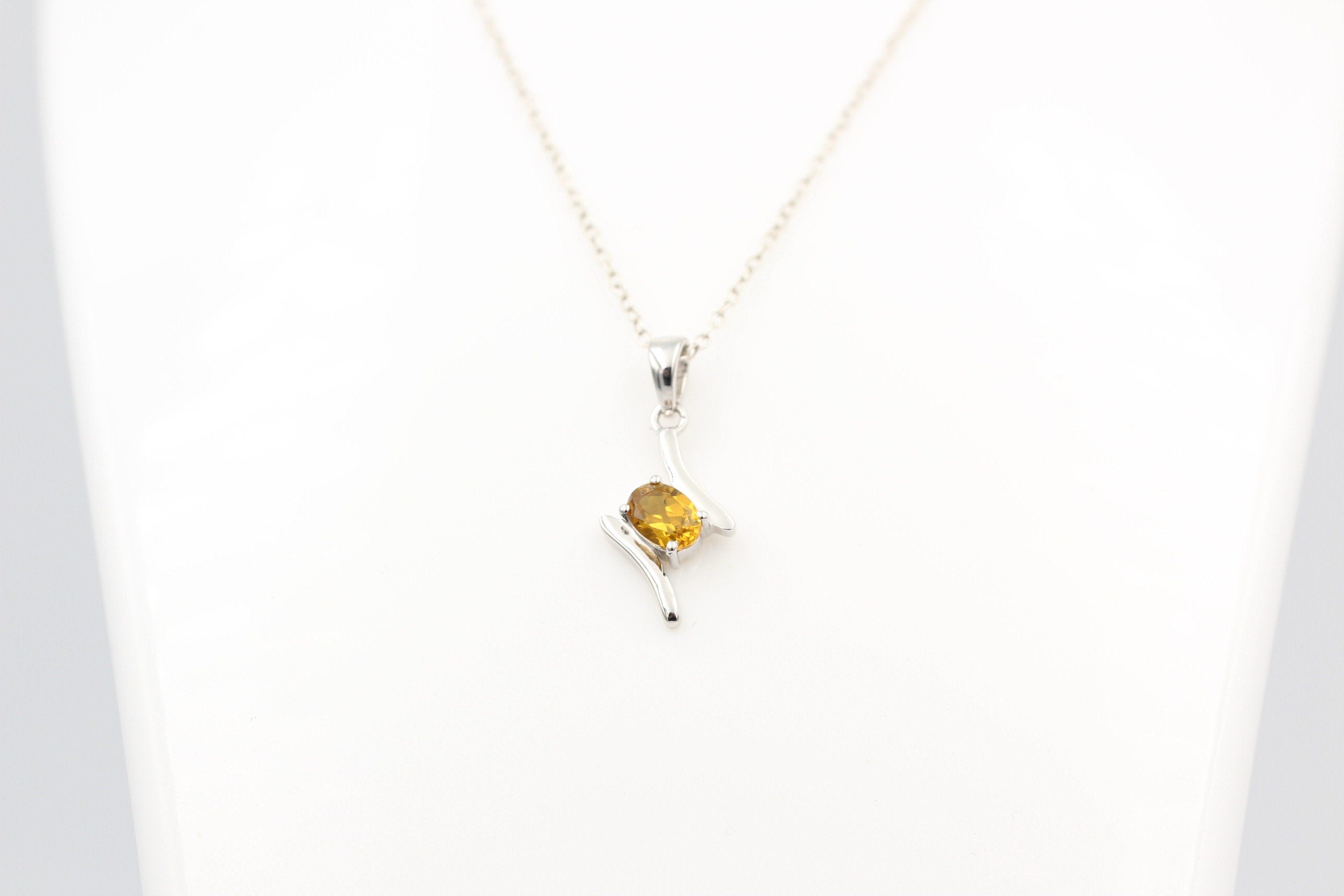 0,72 Carat Nano Zultanit Anhänger 925 Sibler  künstlicher Zultanit
