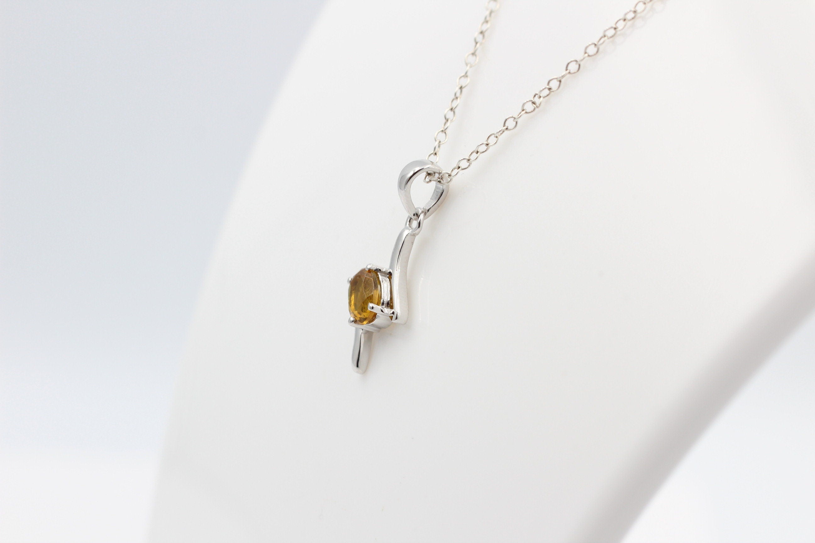 0,72 Carat Nano Zultanit Anhänger 925 Sibler  künstlicher Zultanit