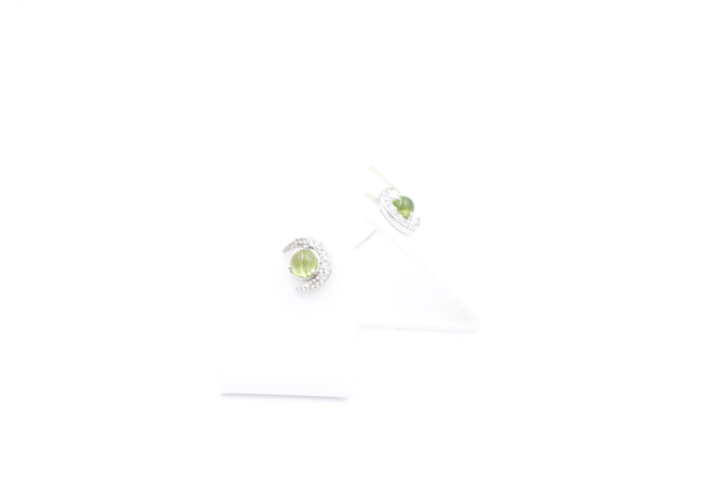 Edle 1,10 Carat Peridot Mondohrstecker 925 Silber maigrüner Edelstein Olivin