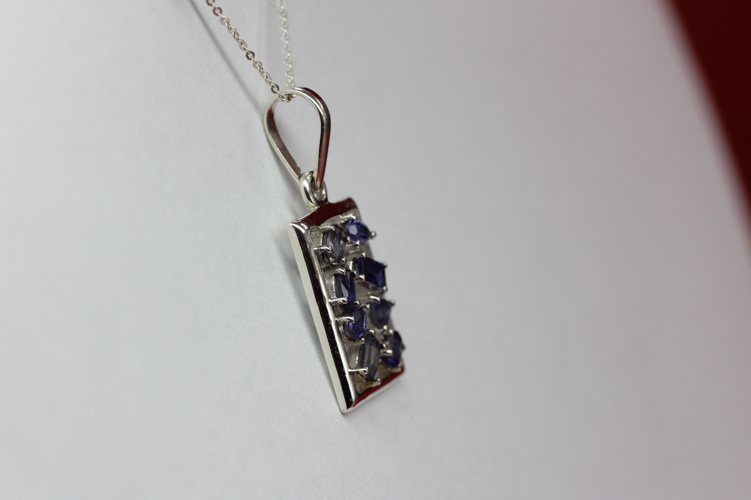 Edler 1,12 Carat Iolith Anhanger 925 Silber  Wassersaphir Luchssaphir