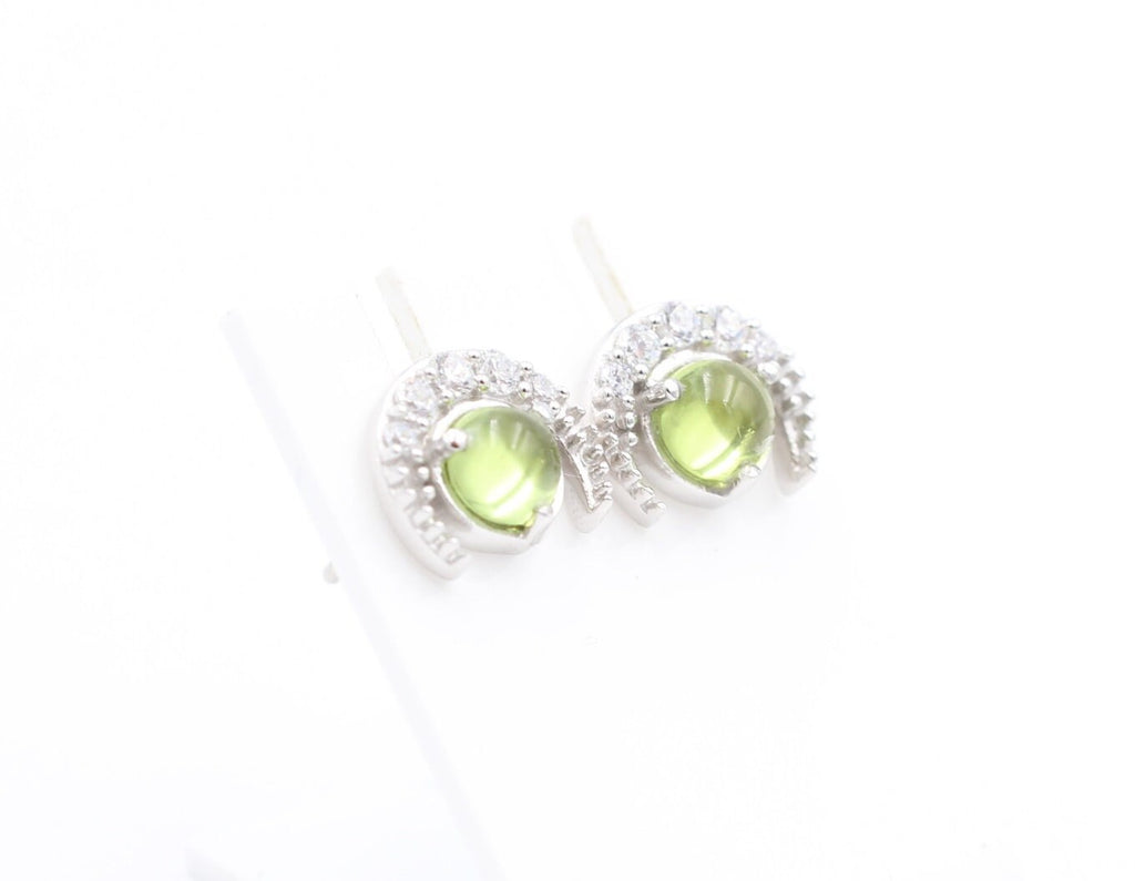 Edle 1,10 Carat Peridot Mondohrstecker 925 Silber maigrüner Edelstein Olivin