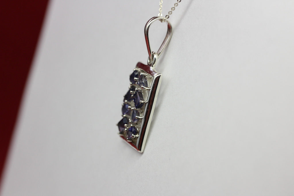 Edler 1,12 Carat Iolith Anhanger 925 Silber  Wassersaphir Luchssaphir