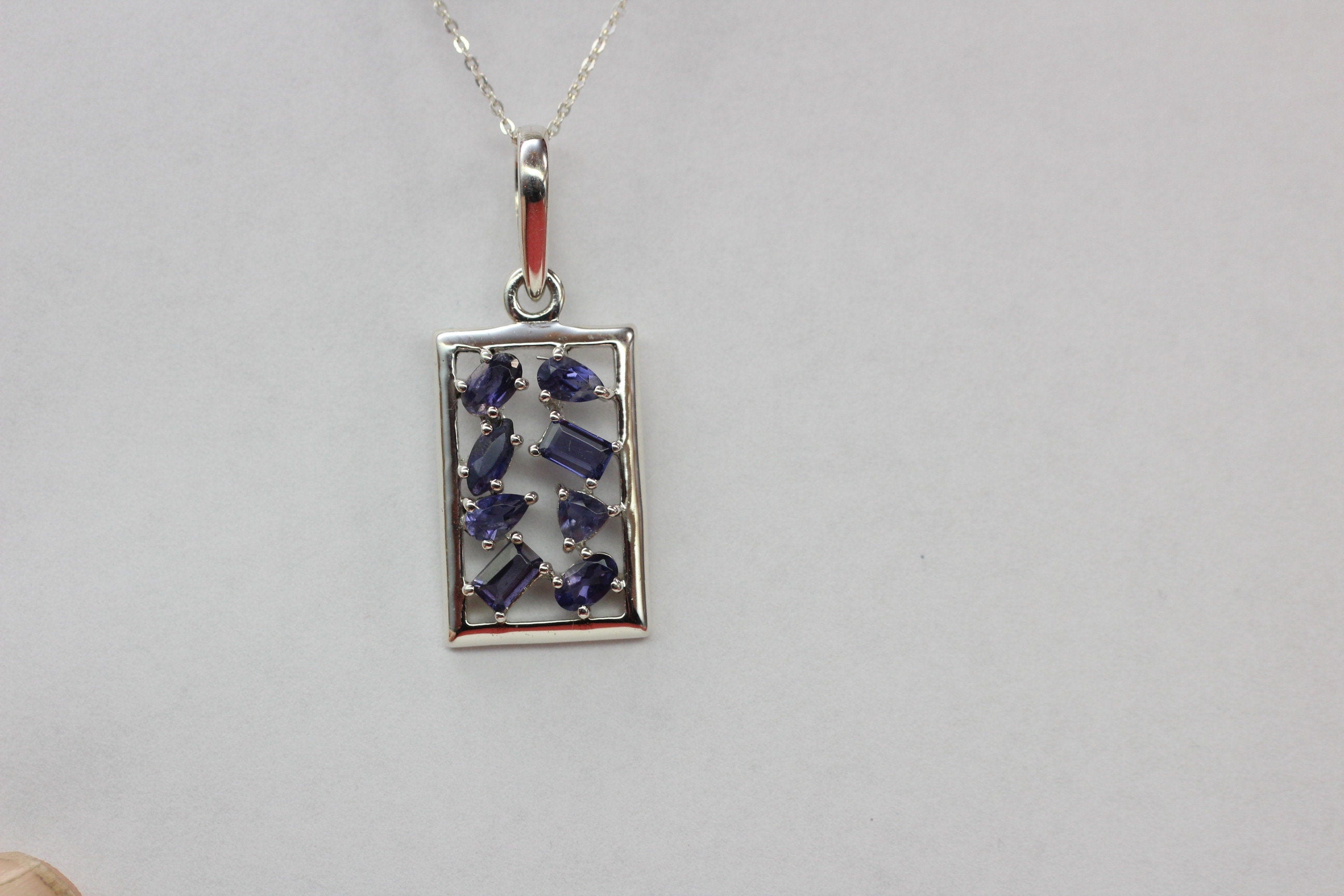 Edler 1,12 Carat Iolith Anhanger 925 Silber  Wassersaphir Luchssaphir
