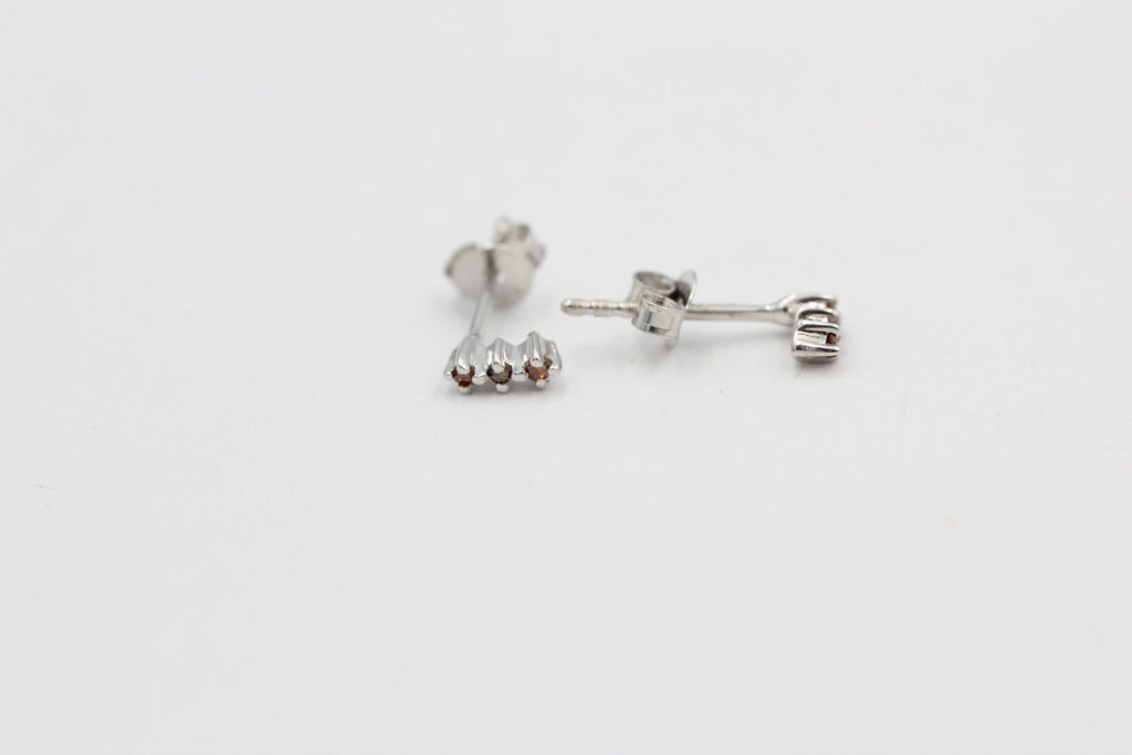Edle 0,05 Carat rote Diamant Ohrstecker 925 Silber Diamantohrstecker I2 - I3