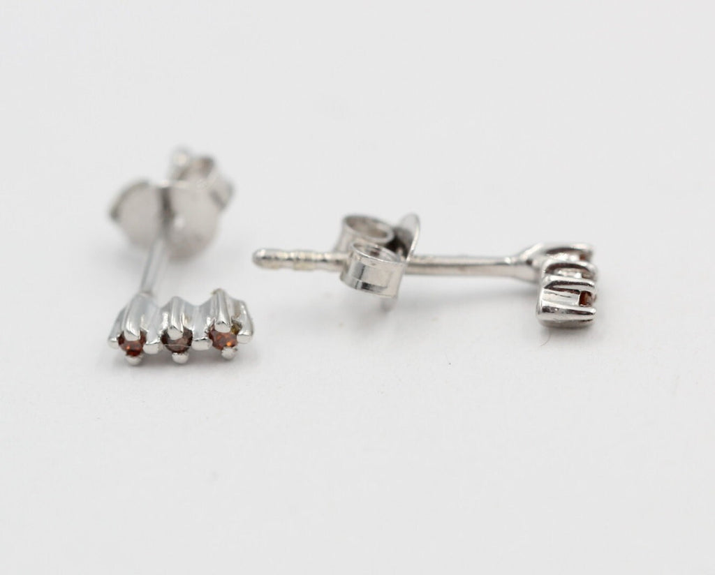 Edle 0,05 Carat rote Diamant Ohrstecker 925 Silber Diamantohrstecker I2 - I3